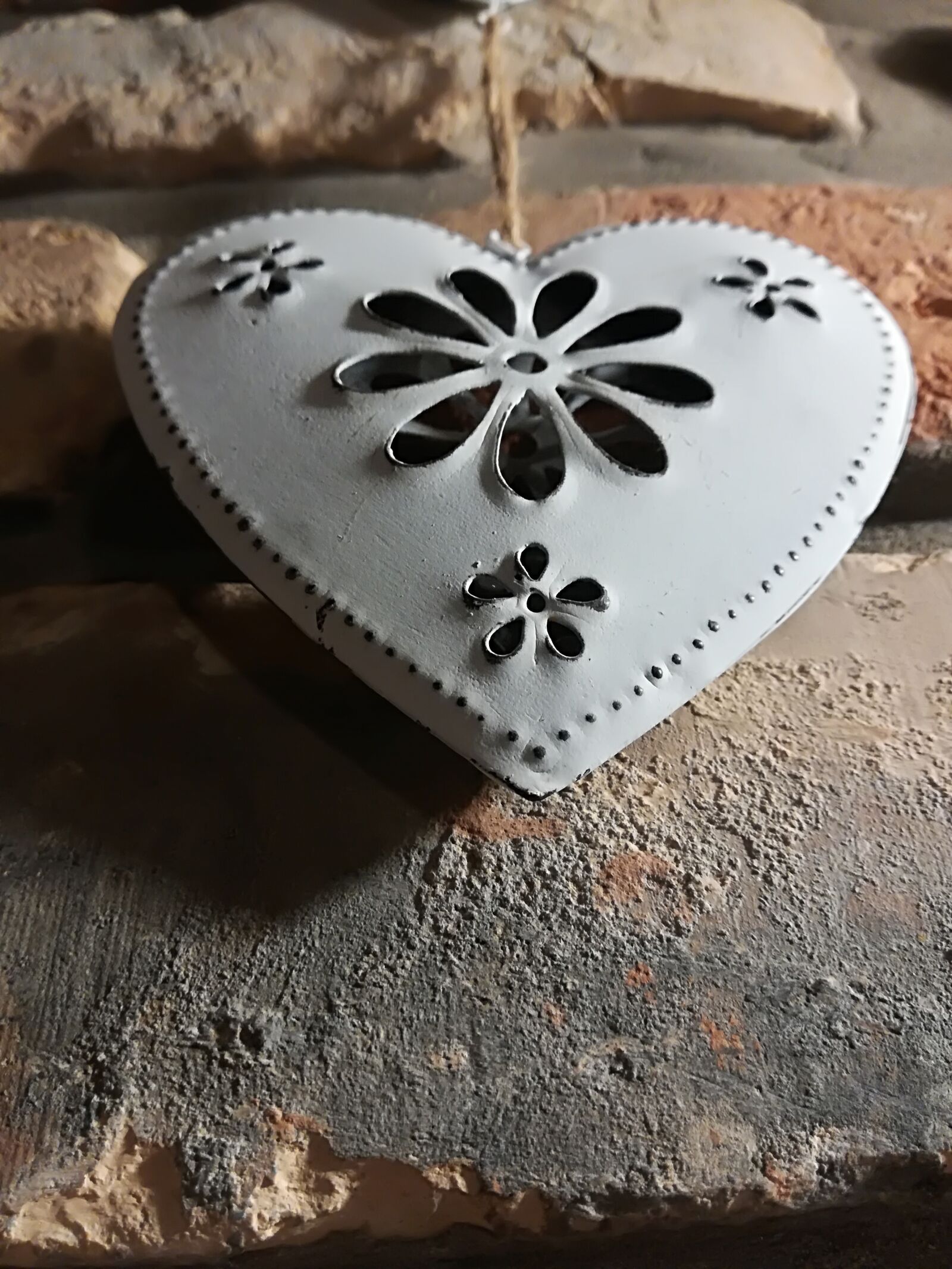 HUAWEI P10 lite sample photo. Heart, white, advent photography