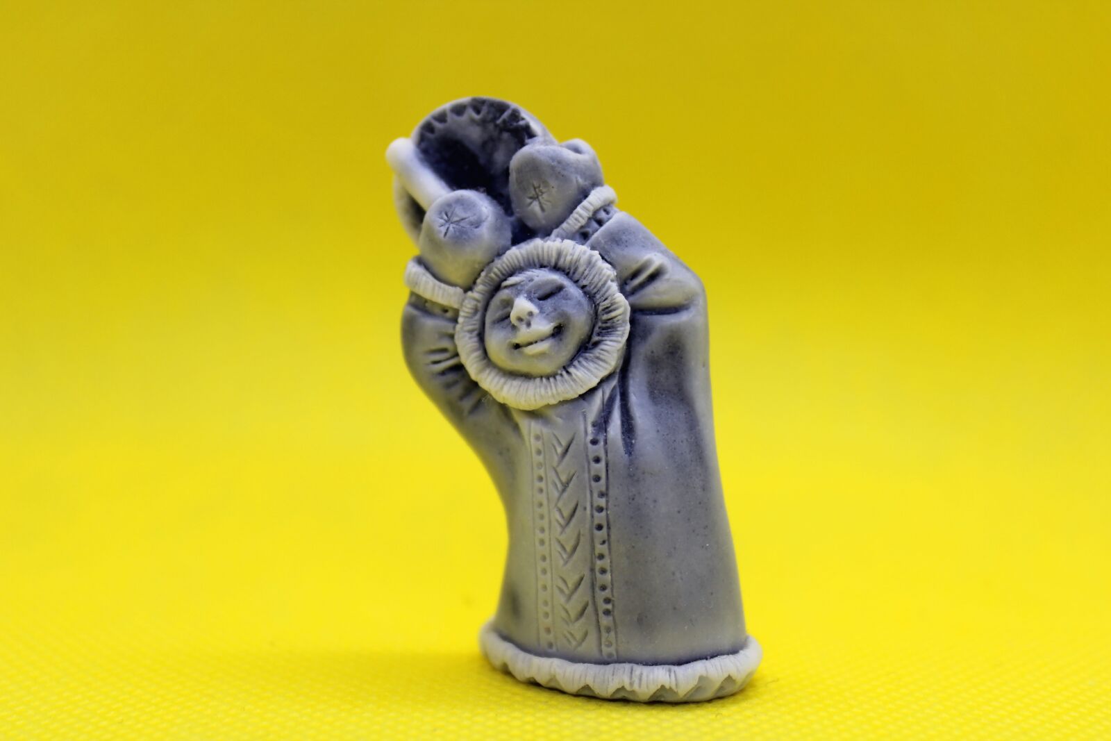 Canon EOS 2000D (EOS Rebel T7 / EOS Kiss X90 / EOS 1500D) sample photo. Statuette, netsuke, toy photography