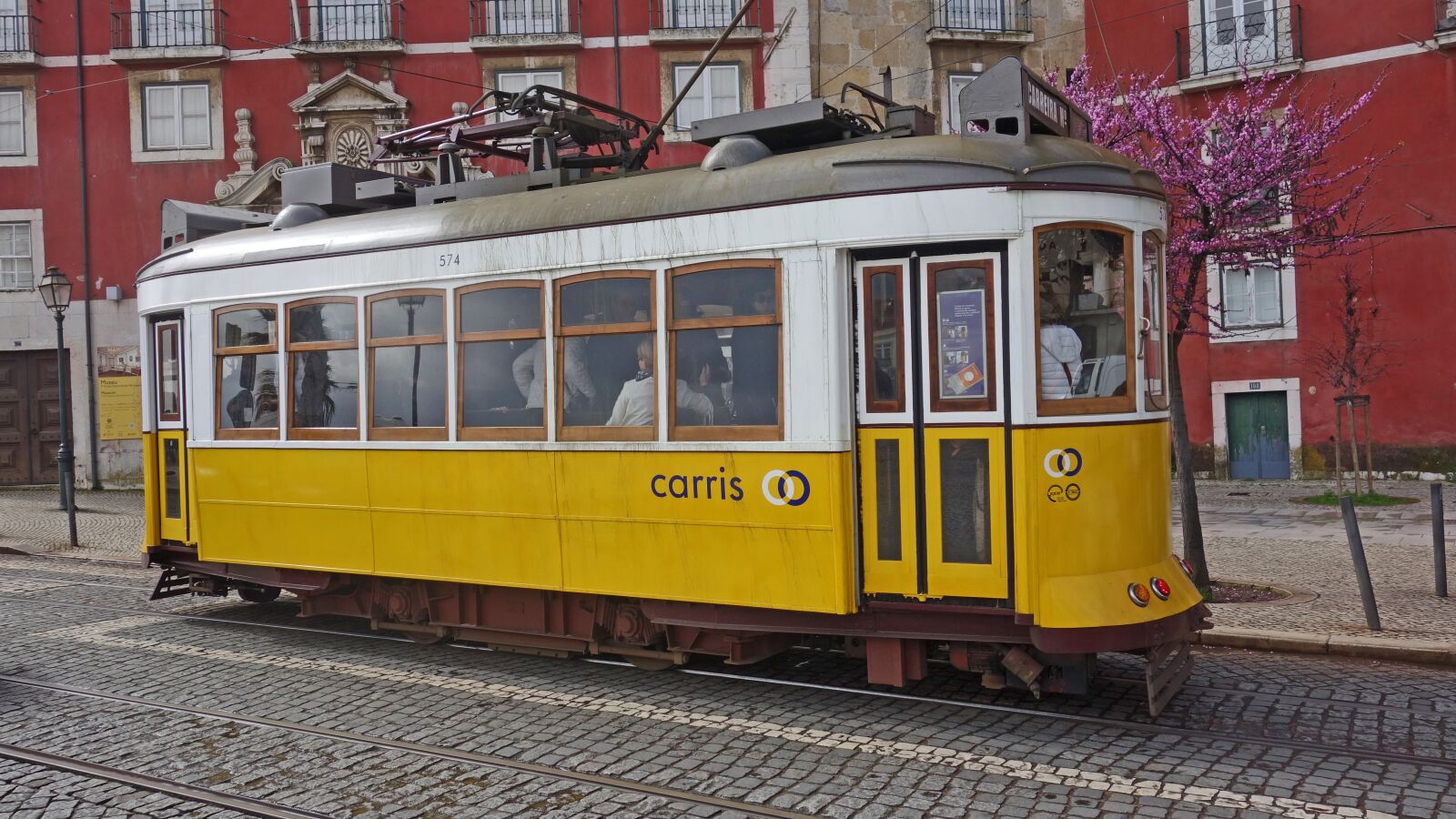 Sony Cyber-shot DSC-RX100 sample photo. Tram, lisbon, cable car photography
