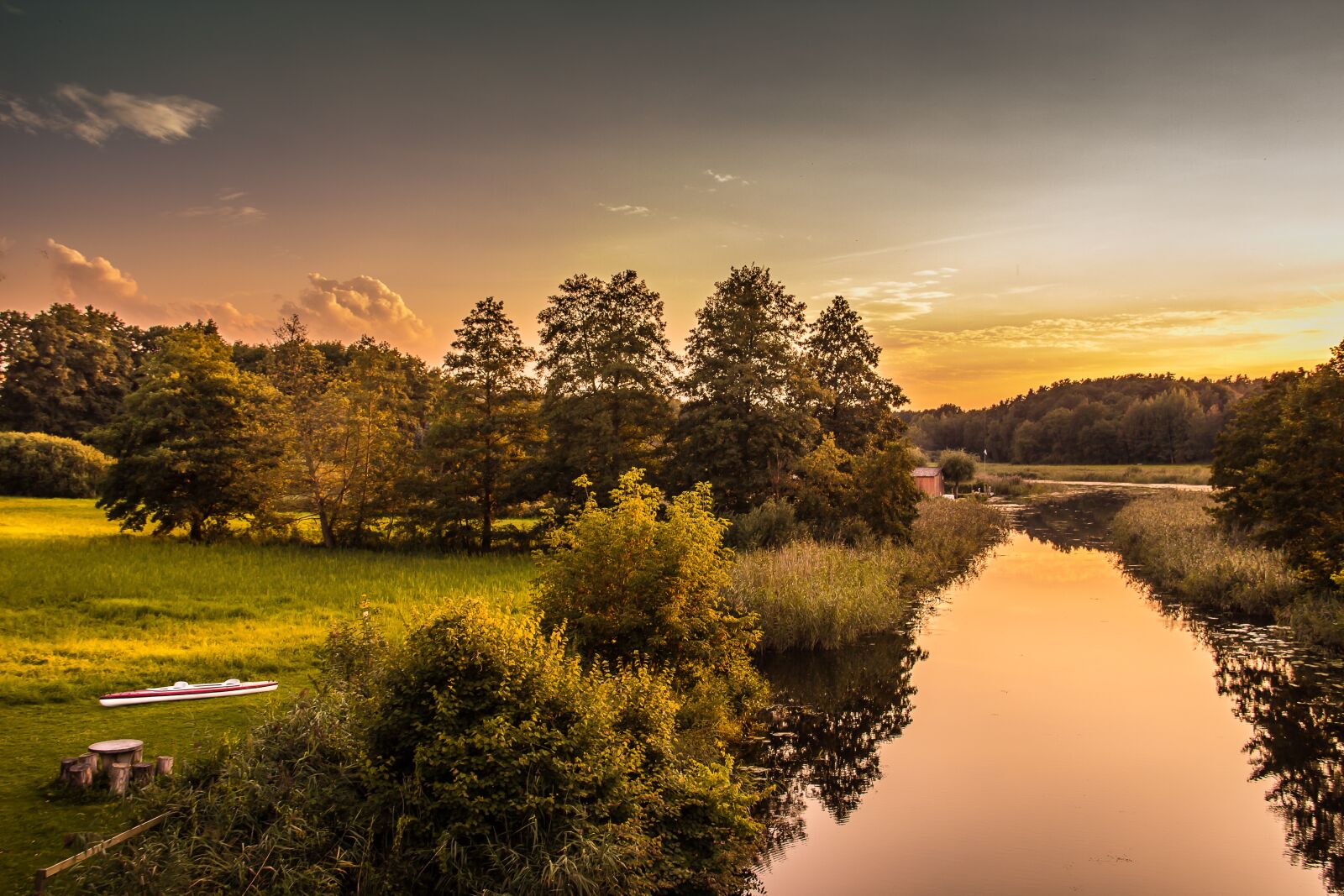 Canon EOS 600D (Rebel EOS T3i / EOS Kiss X5) sample photo. Lake, water, evening photography