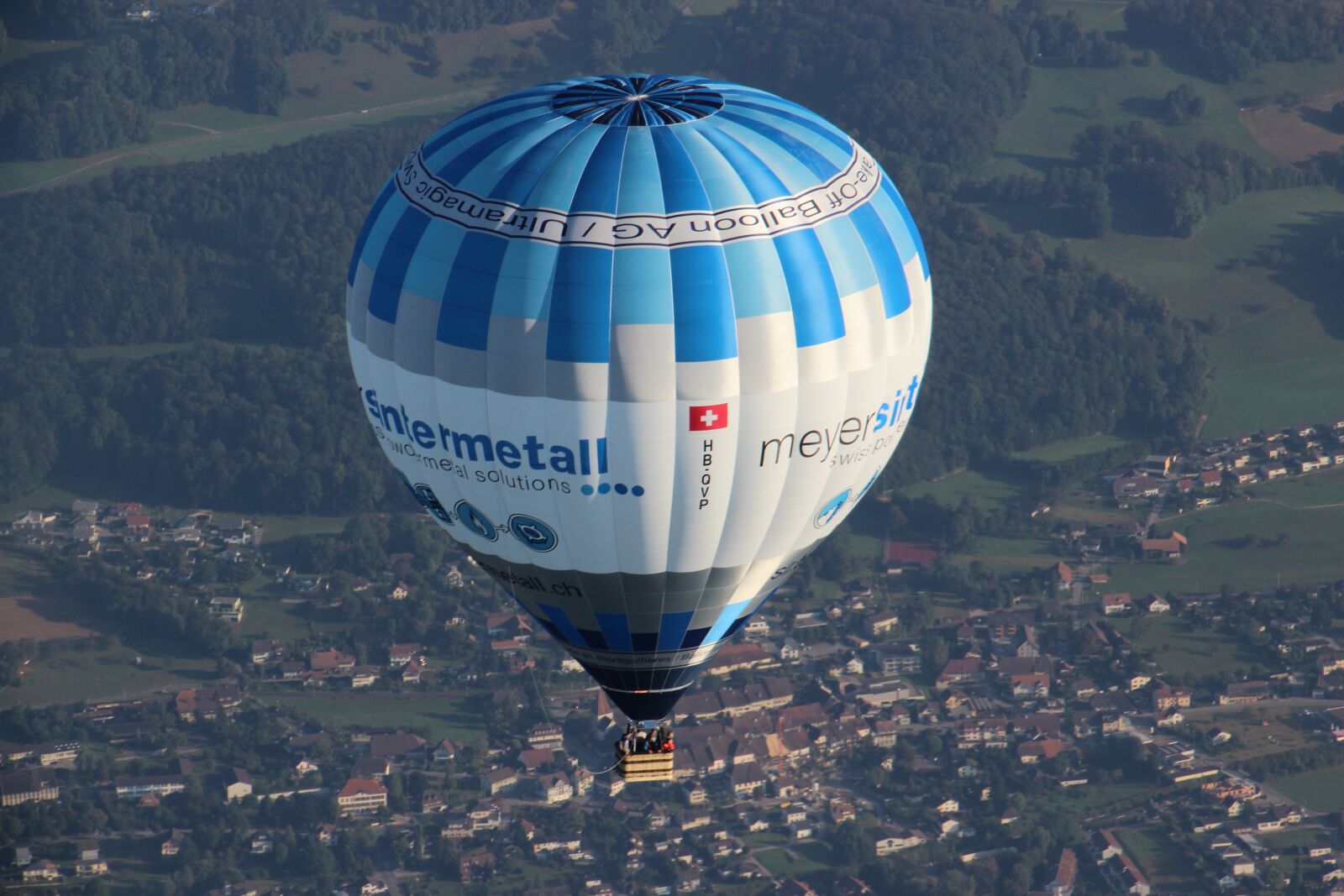 Canon EOS 600D (Rebel EOS T3i / EOS Kiss X5) sample photo. Balloon, freedom, hot air photography