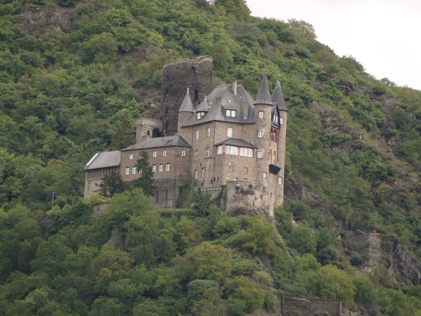 Olympus E-400 (EVOLT E-400) sample photo. Castle, germany, landscape photography