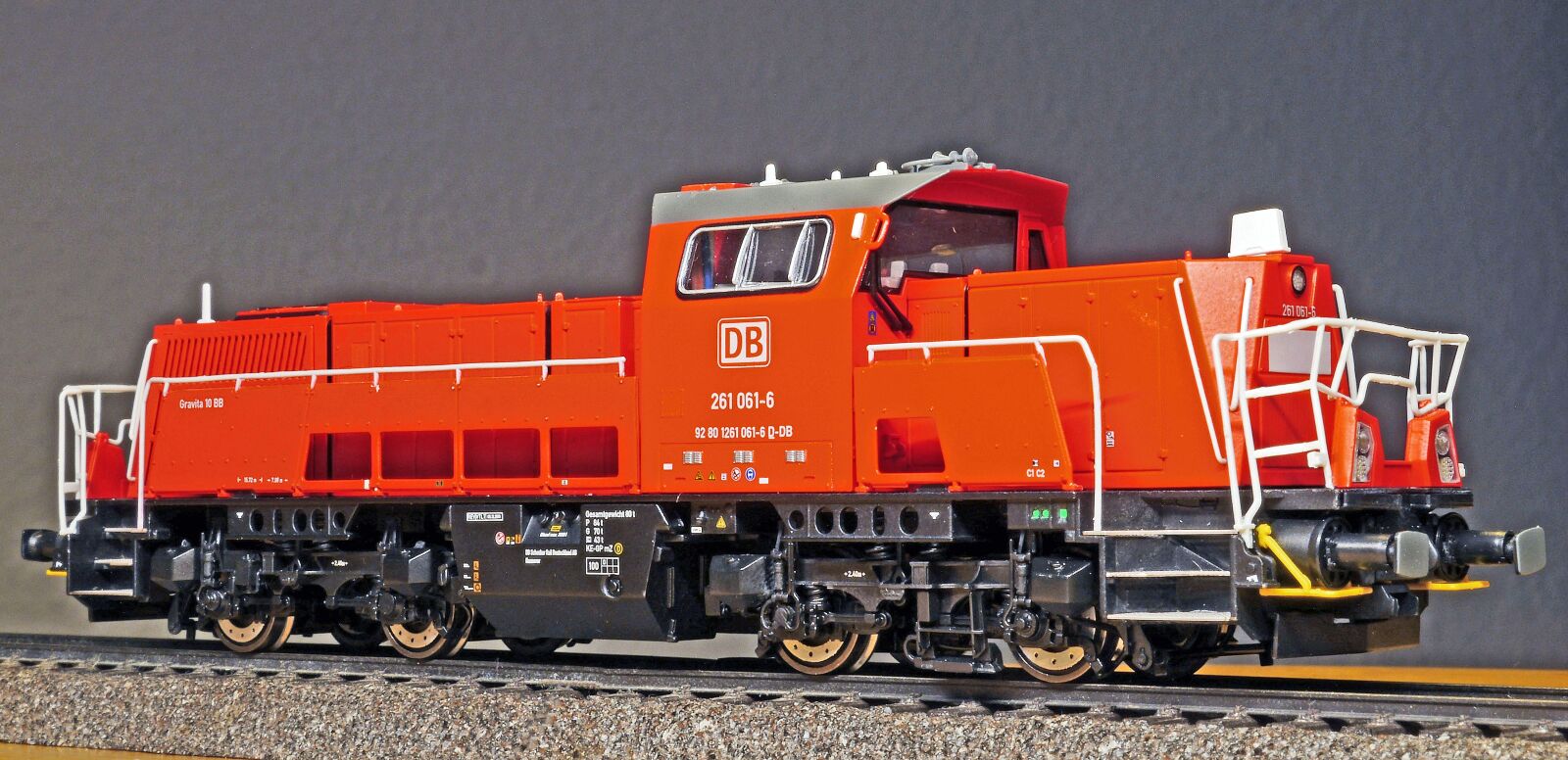 Panasonic Lumix DMC-GH3 sample photo. Modelllok, diesel locomotive, switcher photography