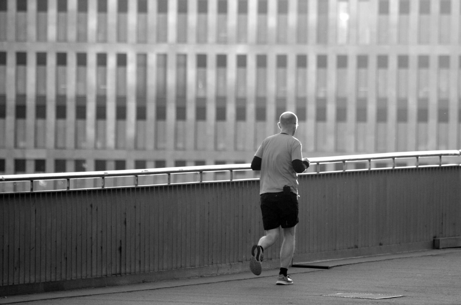 Pentax K-30 sample photo. City, jogging, movement photography