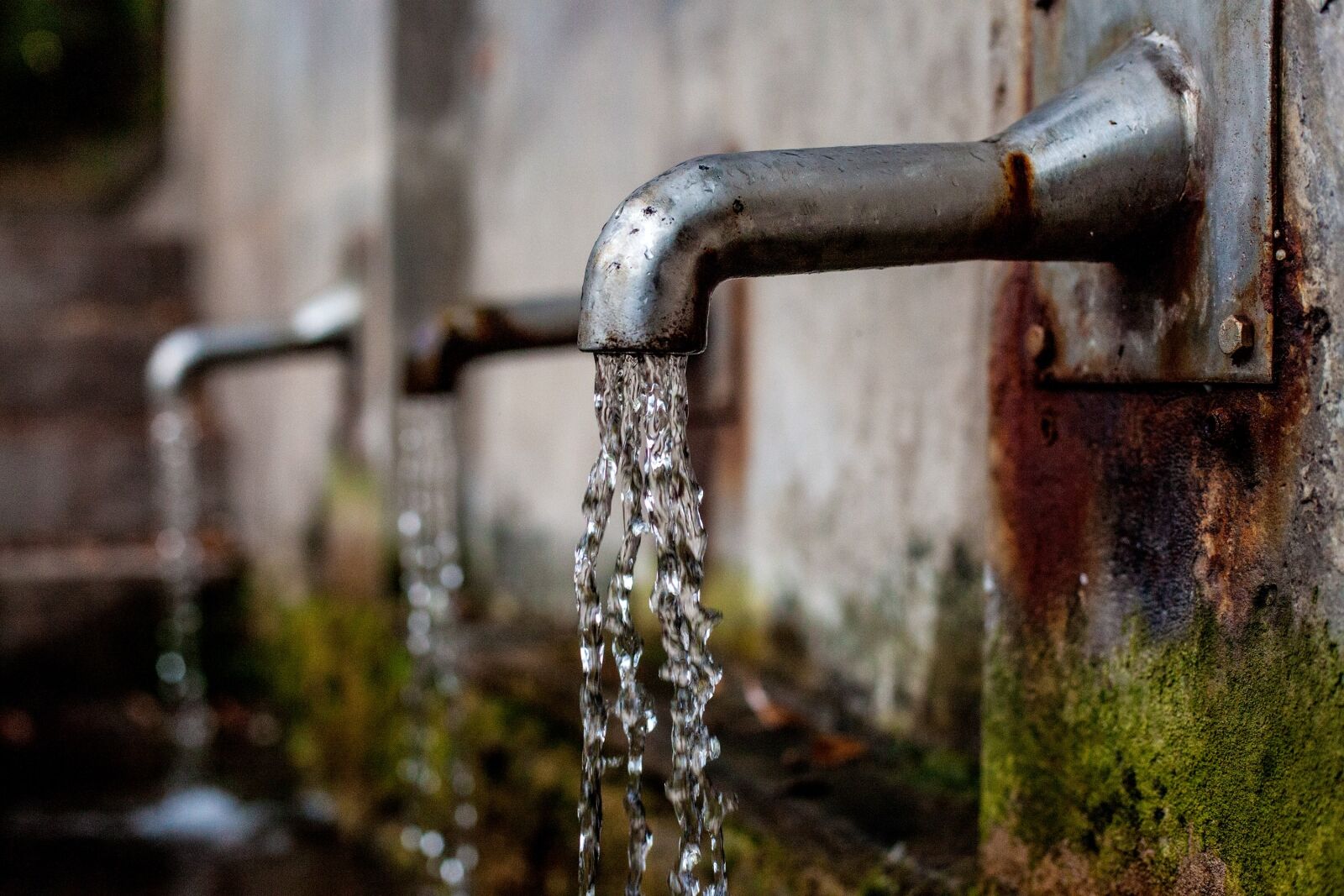 Canon EOS 5D Mark II sample photo. Faucet, fountain, water dispenser photography