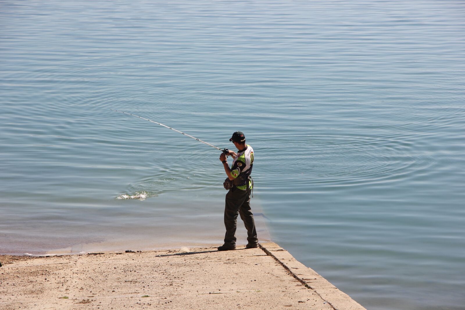 Canon EOS 550D (EOS Rebel T2i / EOS Kiss X4) sample photo. Fishing, fisherman, hobby photography