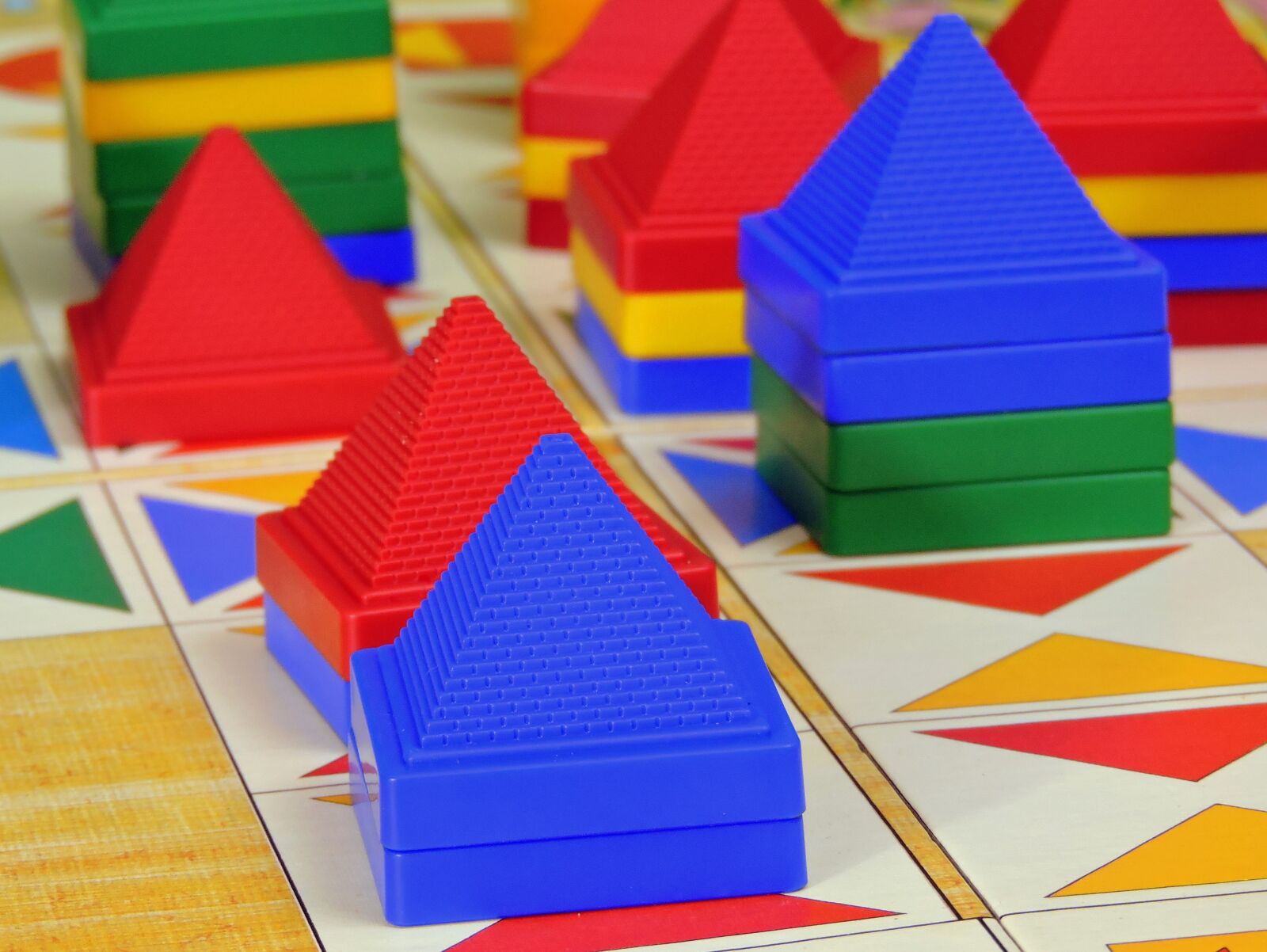 Nikon Coolpix P600 sample photo. Game, pyramids, play photography