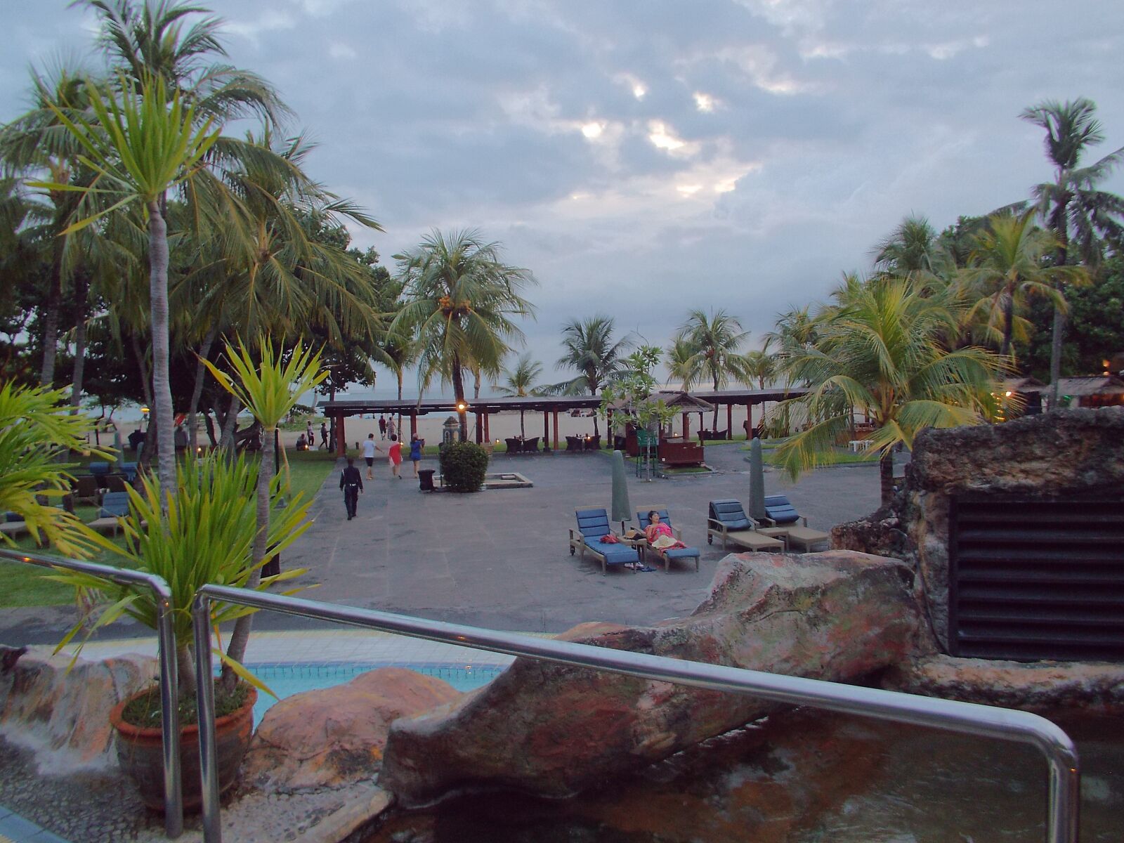 Fujifilm FinePix S8300 sample photo. Palm, resort, beach photography