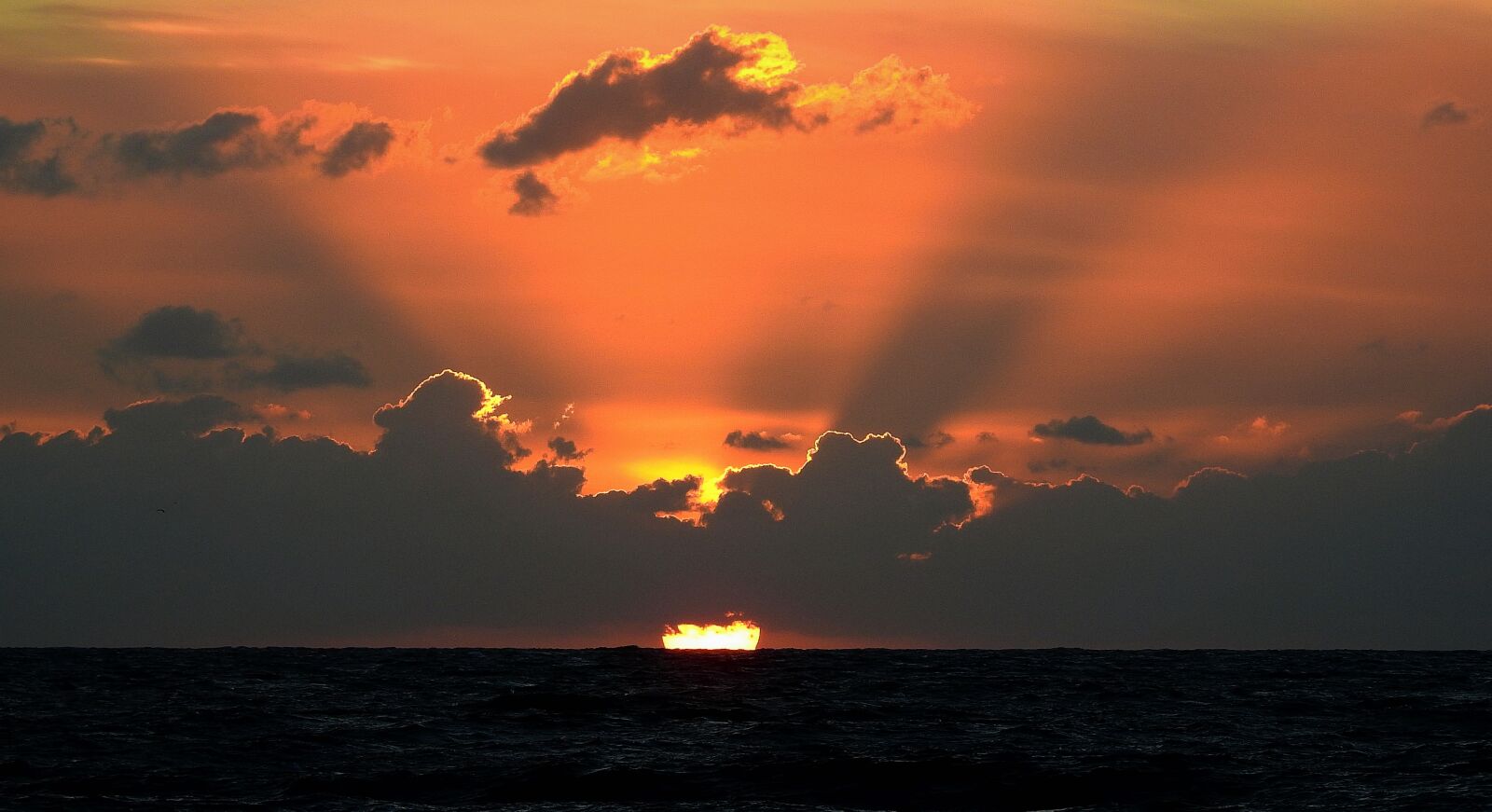 Nikon Coolpix P900 sample photo. Sunset, clouds, sea photography