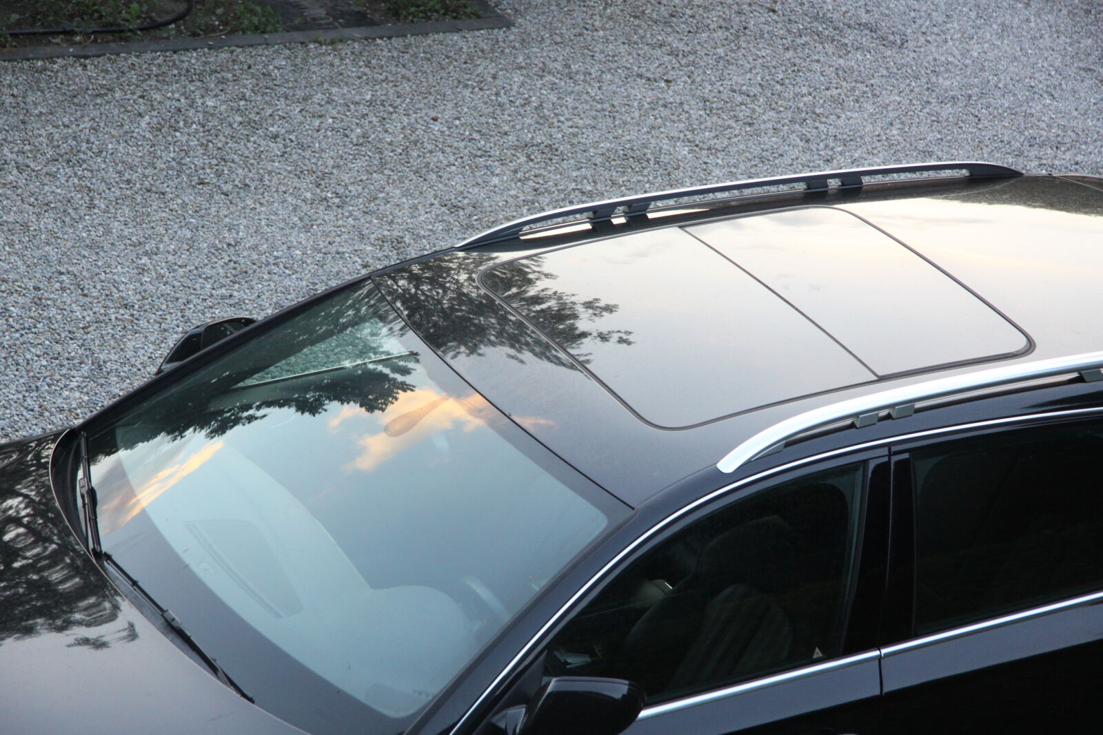 Canon EOS 50D + Canon EF-S 17-85mm F4-5.6 IS USM sample photo. Car, cloud, reflection, sky photography