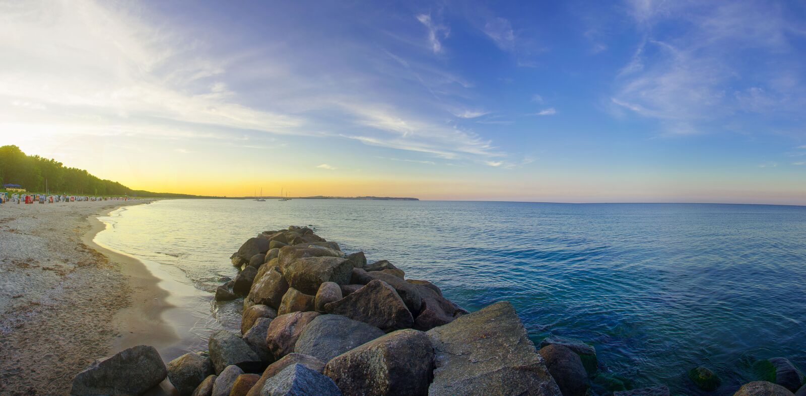 Nikon D5100 sample photo. Baltic sea, bank, beach photography