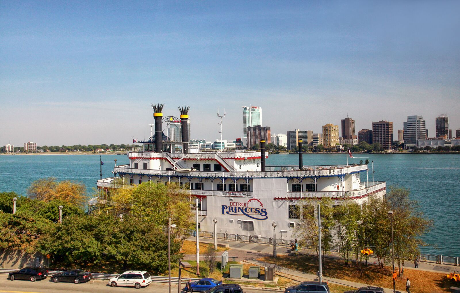 Canon EOS 5D Mark II sample photo. Detroit river, river boat photography
