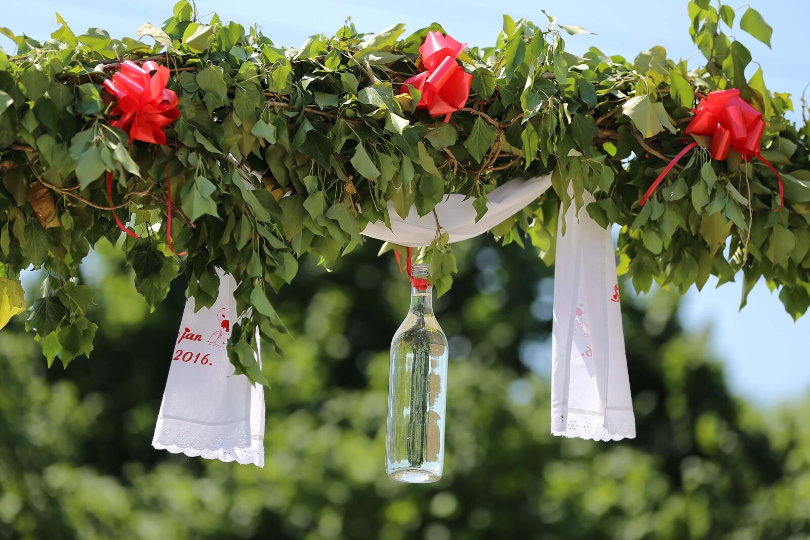 Canon EF 70-200mm F2.8L IS II USM sample photo. Decoration, wedding, tradition, handmade photography