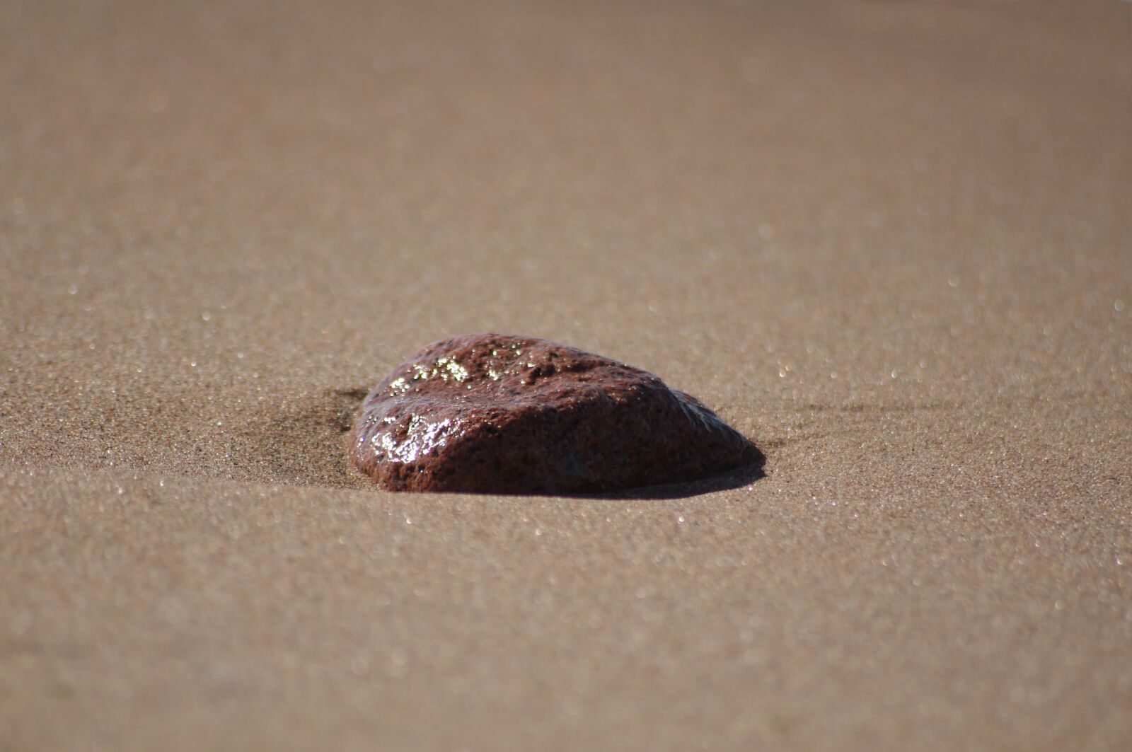 Pentax K-r sample photo. Sand, beach, stones photography