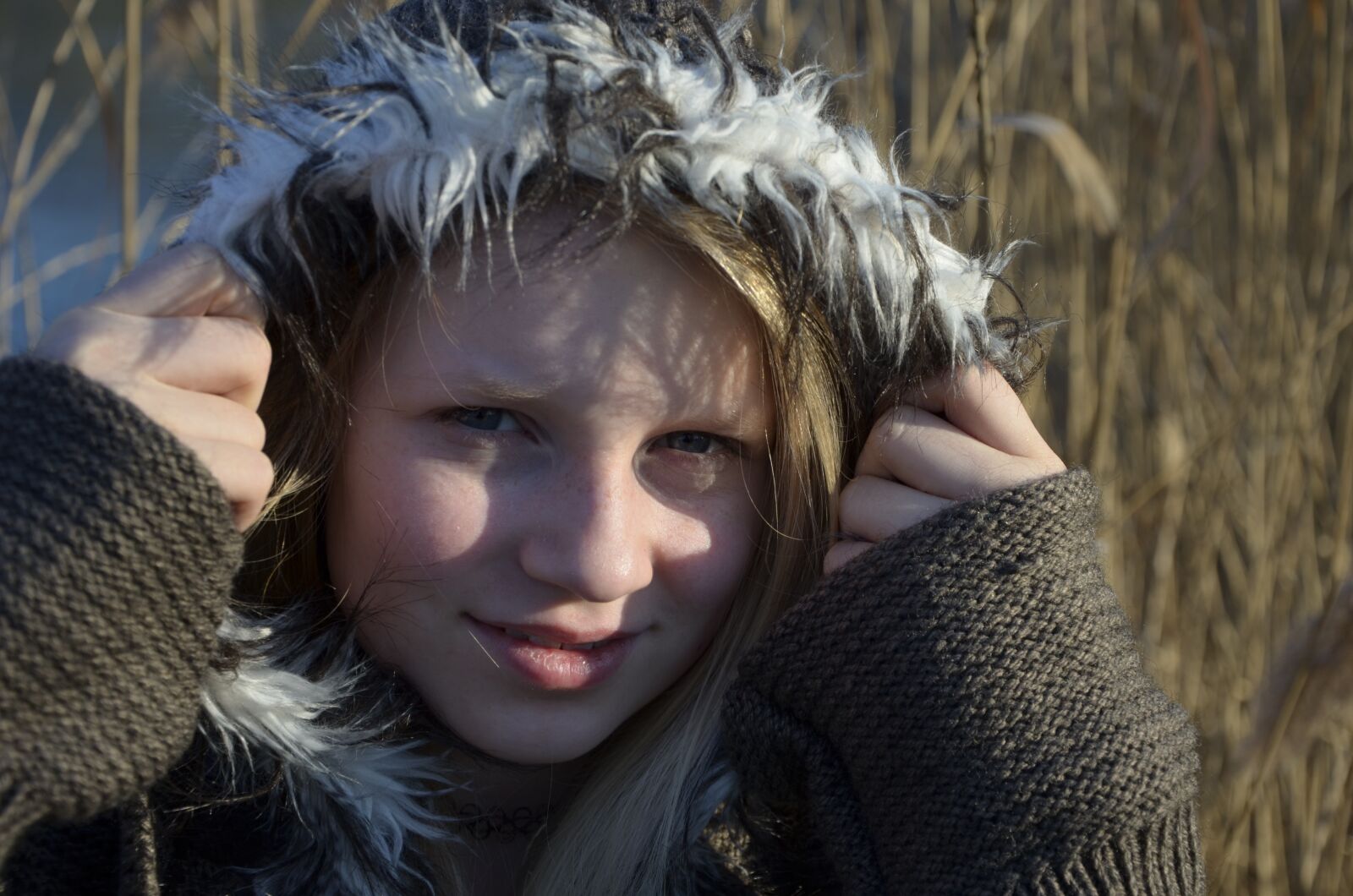 Nikon D5100 sample photo. Girl, blond, winter photography