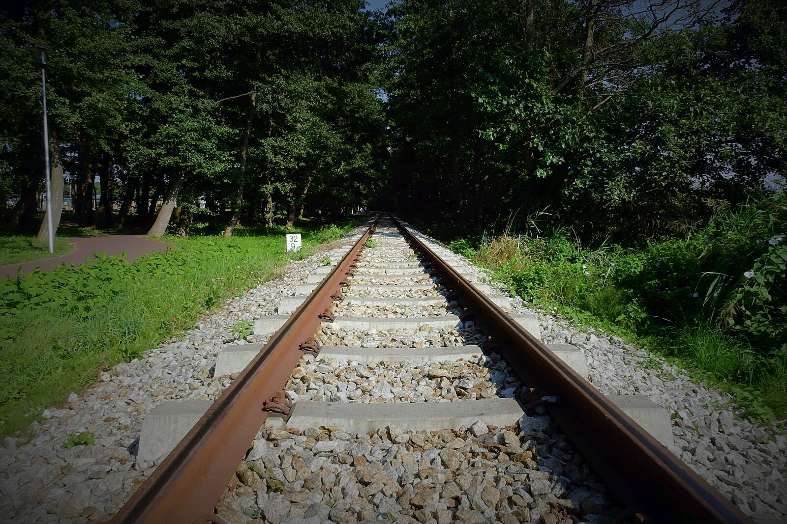 Nikon Coolpix P900 sample photo. Railroad tracks, transport, landscape photography