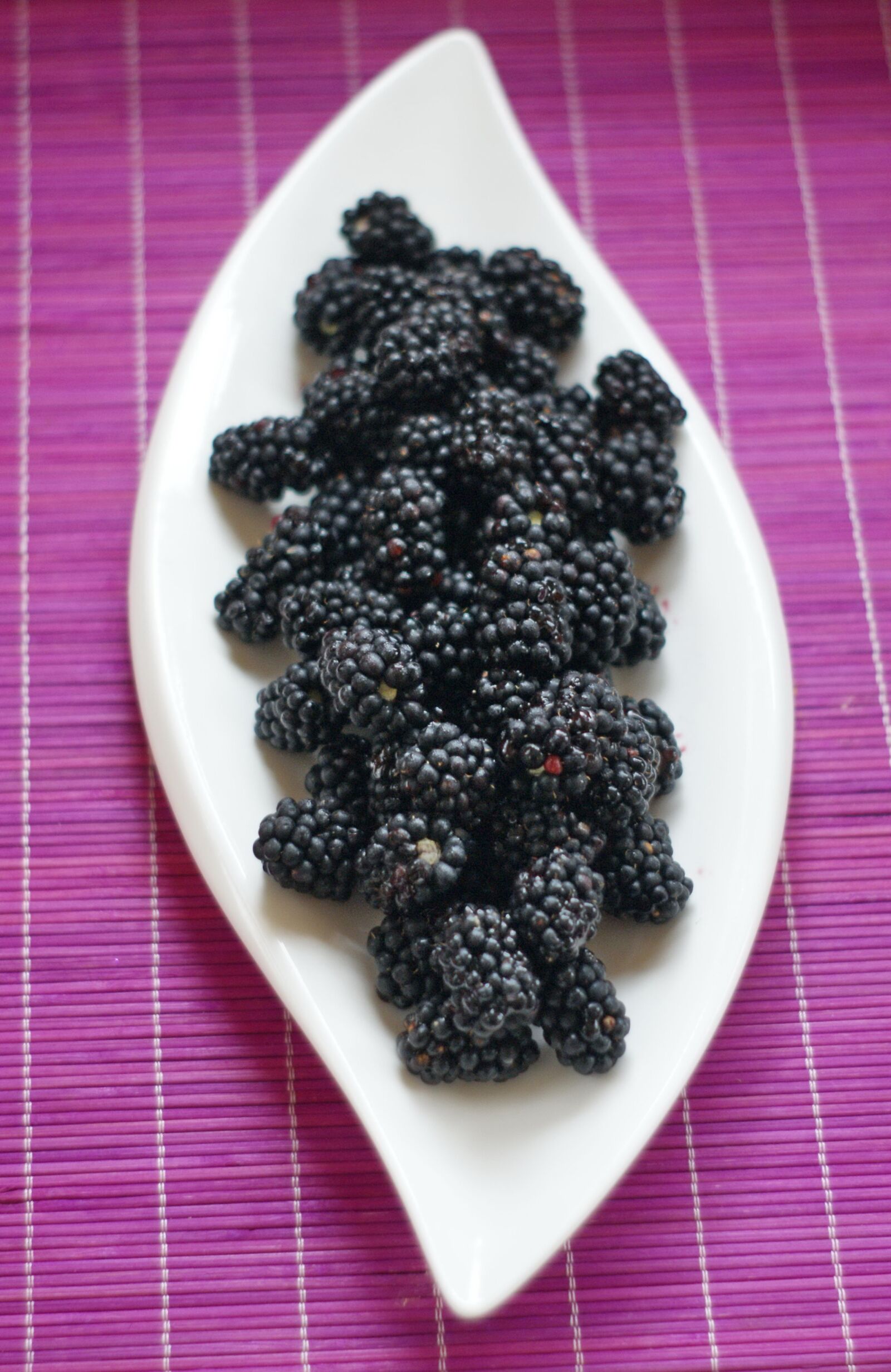Sony Alpha DSLR-A290 sample photo. Blackberries, wild berries, berry photography