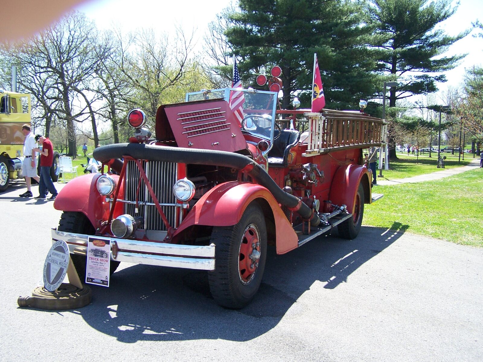 Kodak Z740 ZOOM DIGITAL CAMERA sample photo. Fire truck, firetruck, emergency photography