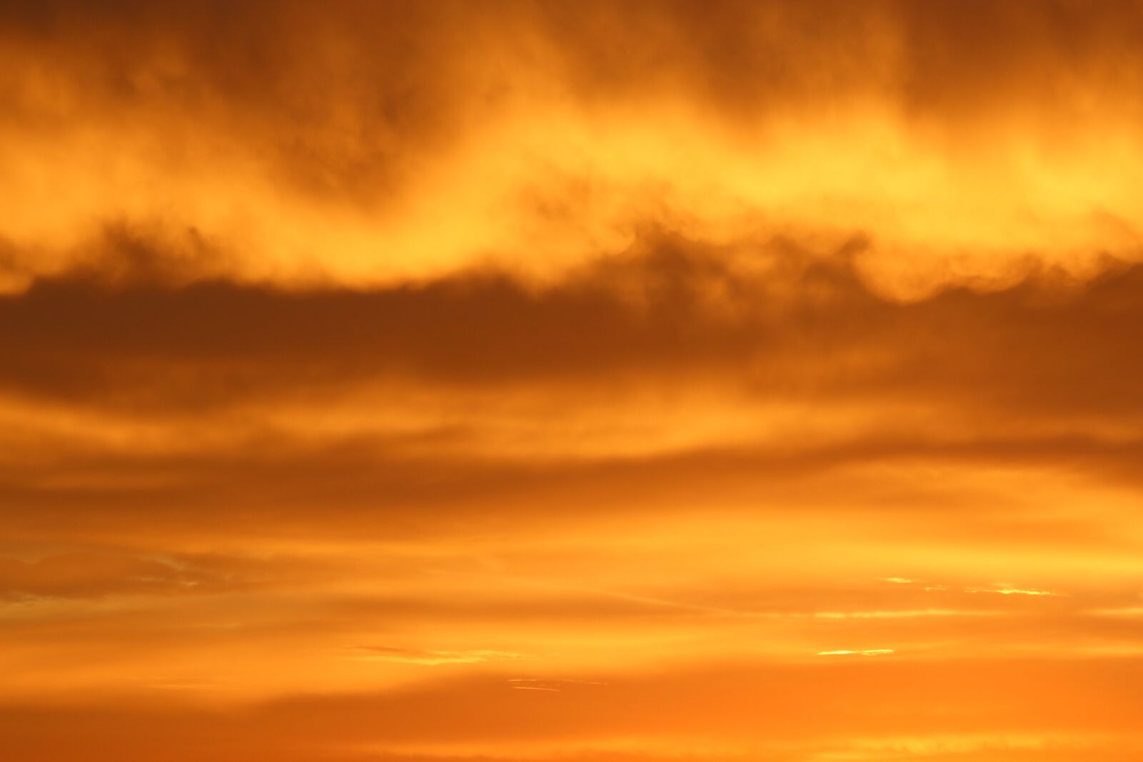 Canon EOS 1200D (EOS Rebel T5 / EOS Kiss X70 / EOS Hi) sample photo. Sky, sunset, clouds photography