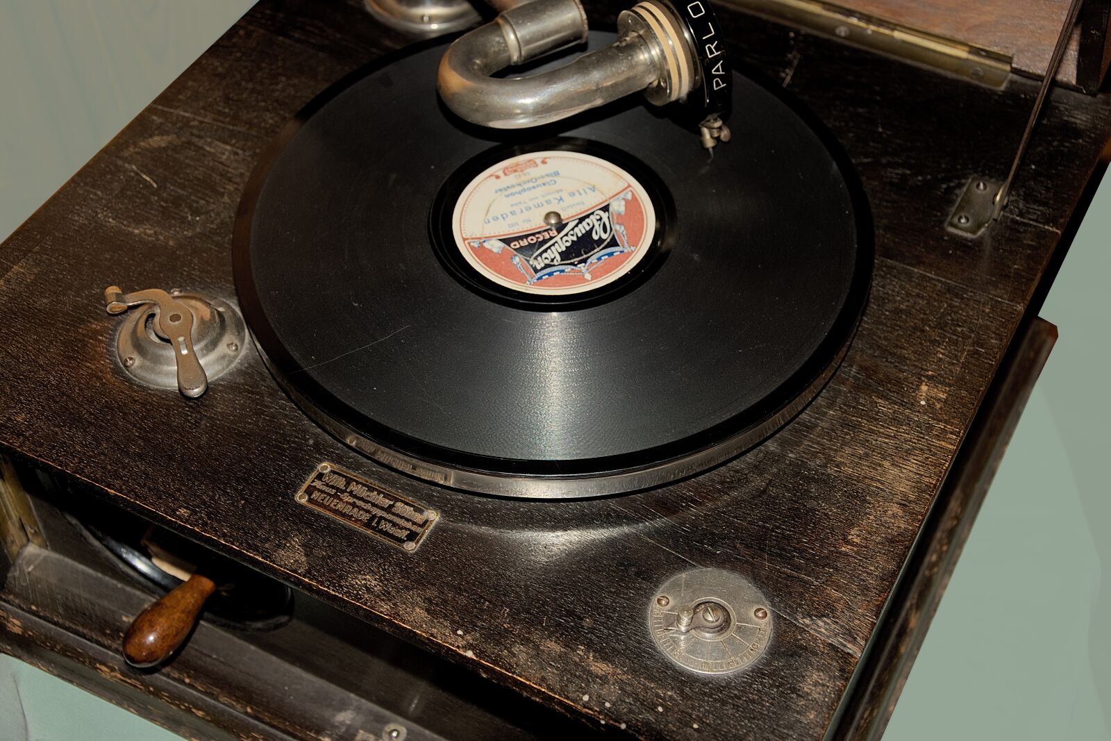 Nikon D7200 sample photo. Gramophone, shellac disc, tinge photography