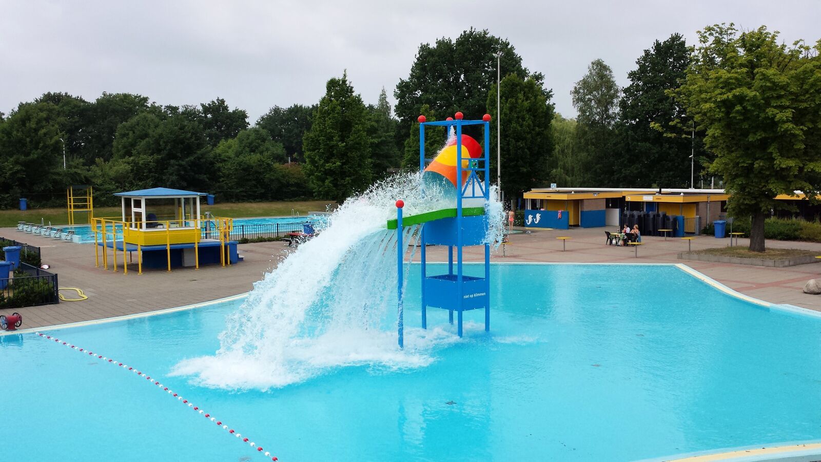 Samsung Galaxy S4 sample photo. Swimming pool, water, swimming photography