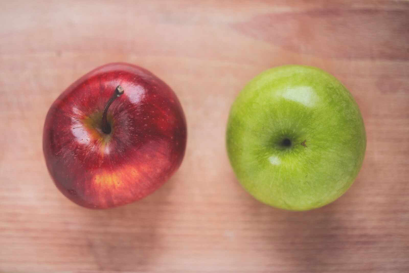 Canon EOS 6D + Canon EF 40mm F2.8 STM sample photo. Food, fruits, apples photography