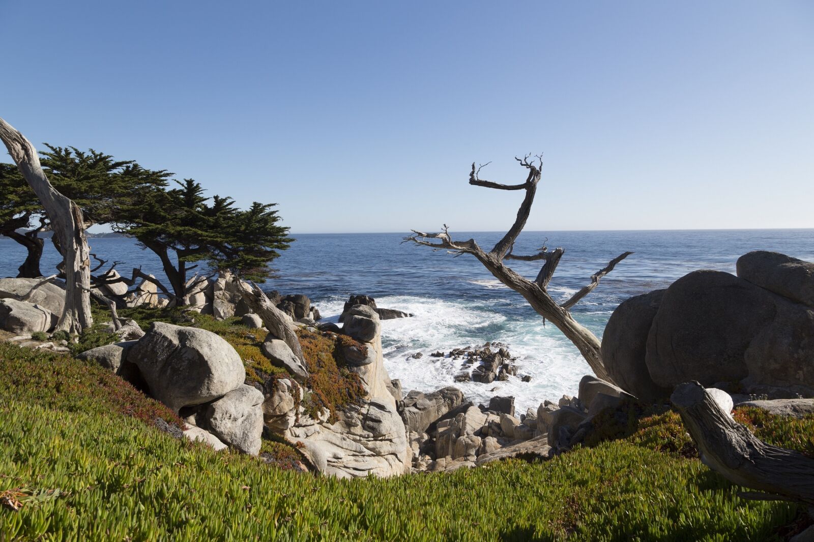 Canon EOS 5D Mark III sample photo. Pacific ocean, shore, rocks photography