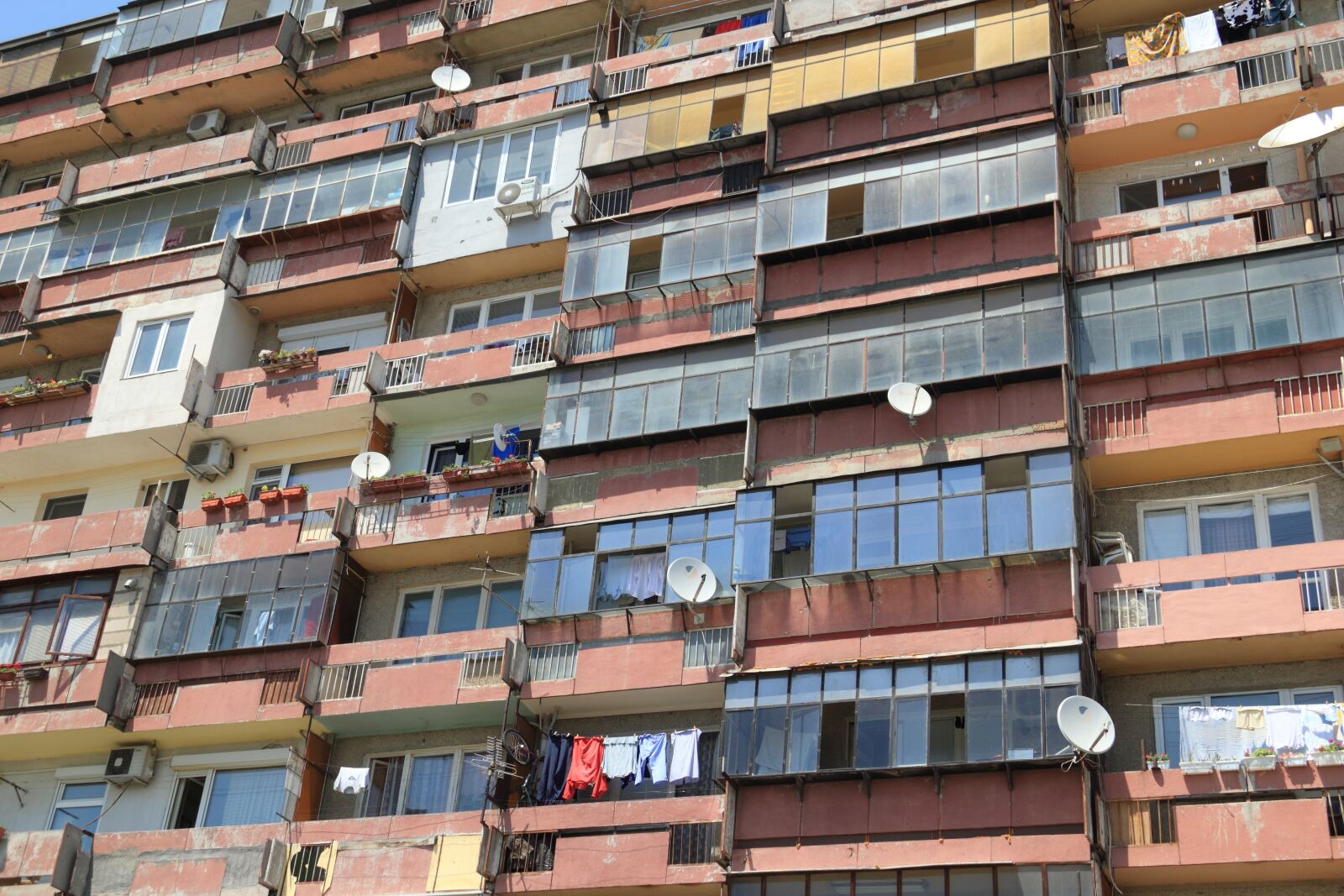 Canon EOS 550D (EOS Rebel T2i / EOS Kiss X4) sample photo. Bulgaria, housing, estate photography