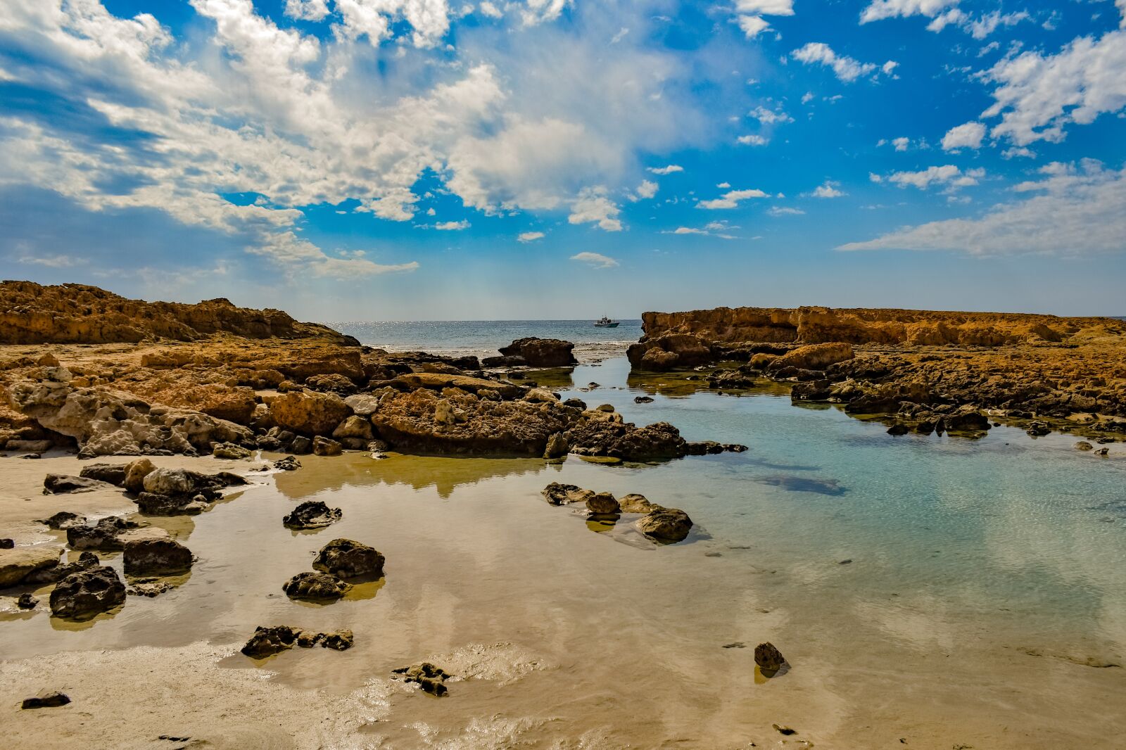 Nikon D3300 sample photo. Rocky coast, mirroring, landscape photography