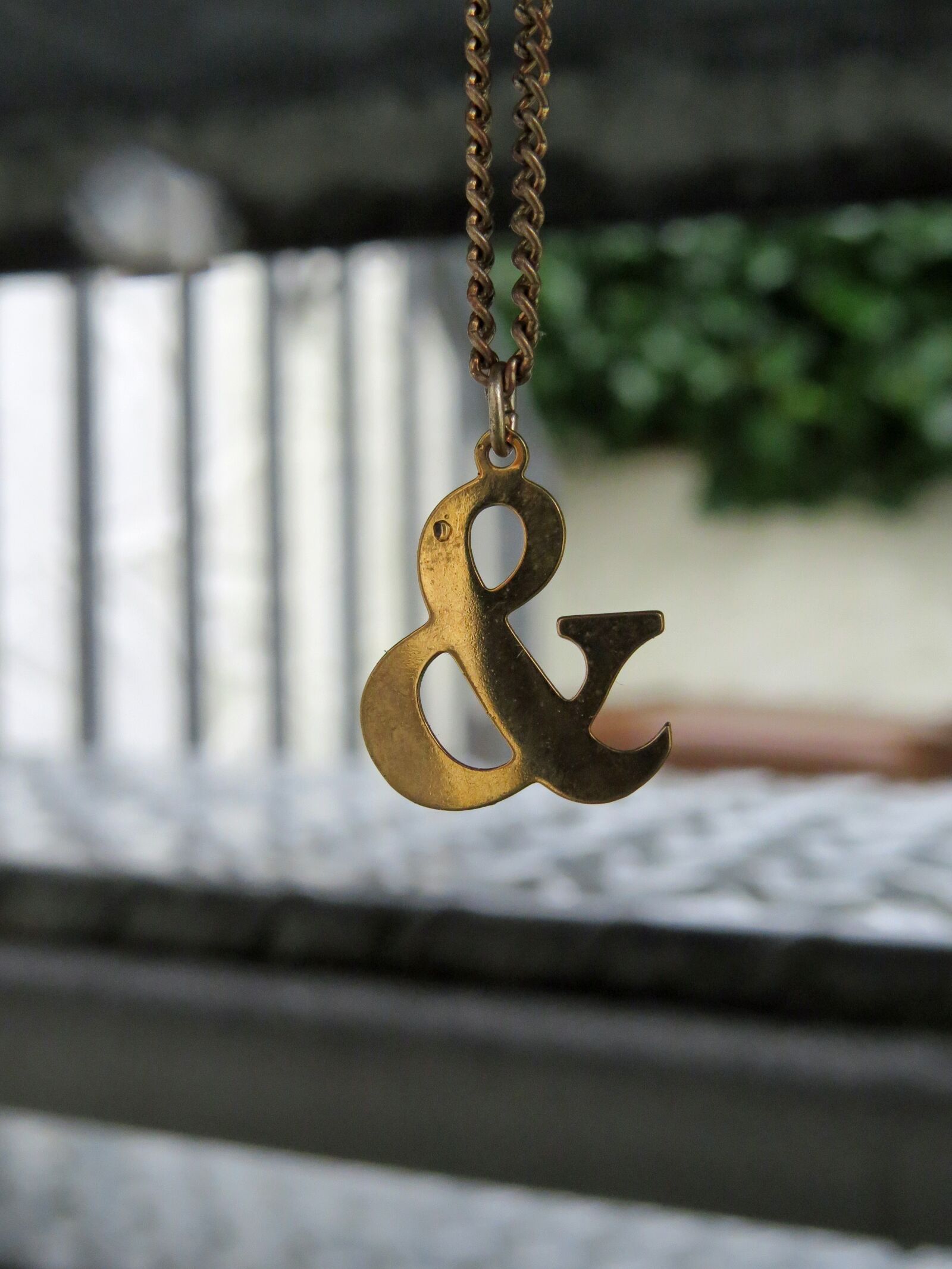 Canon PowerShot SX50 HS sample photo. Necklace, gold, ampersand photography