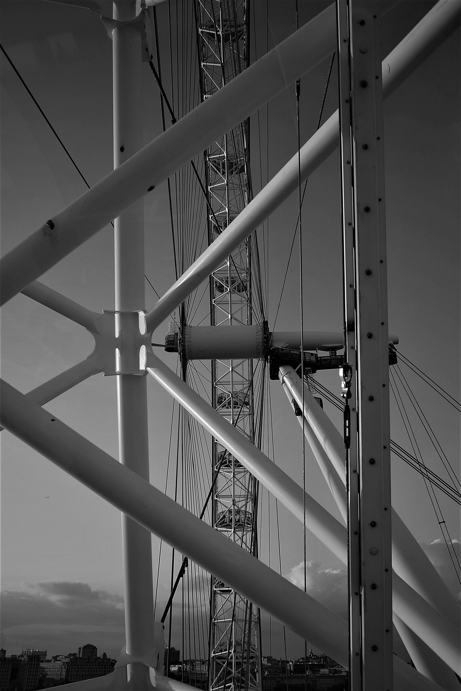 Panasonic Lumix DMC-GF2 sample photo. London eye, detail, bw photography