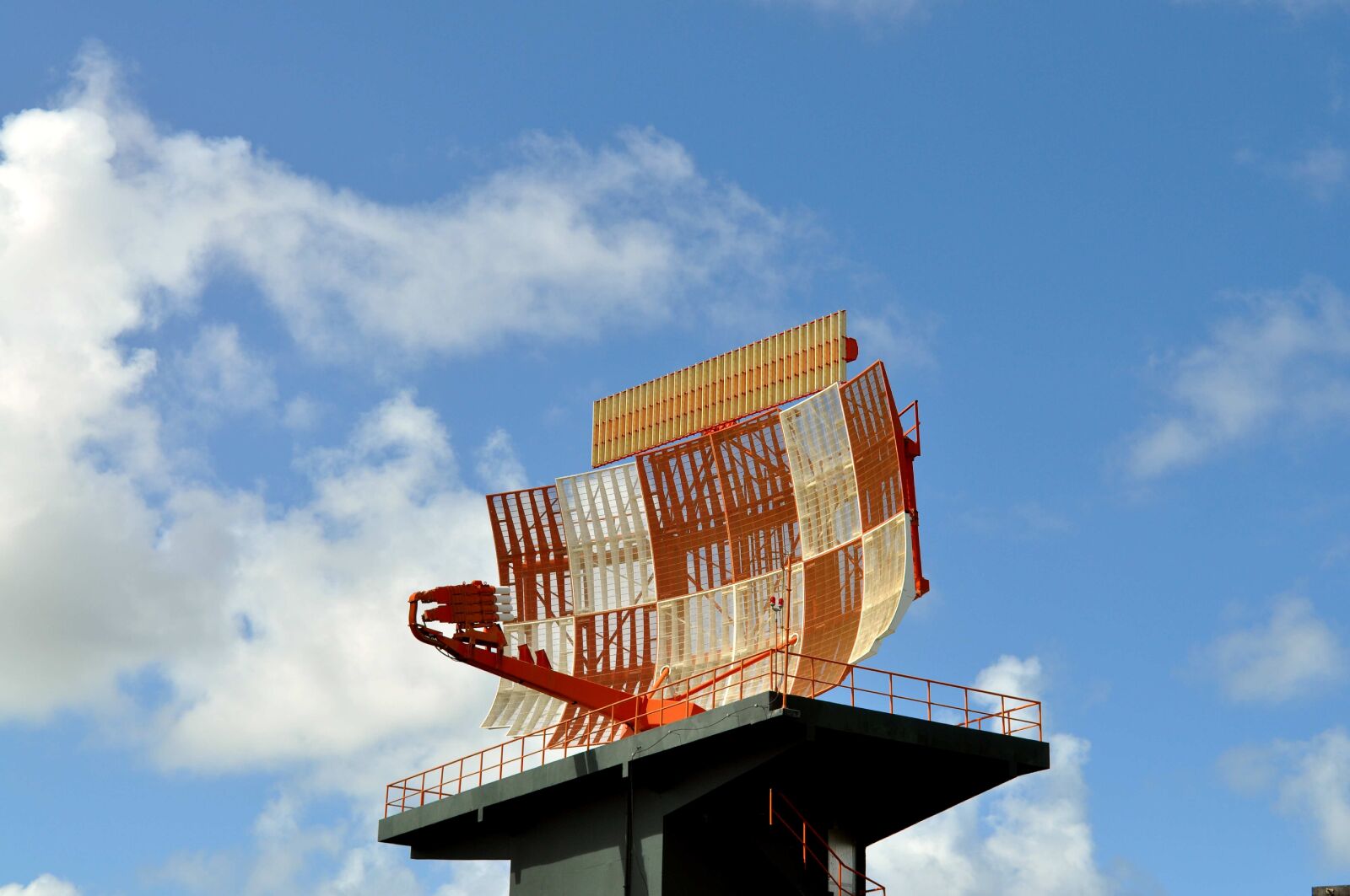 Nikon D5000 sample photo. Electronic, radar, systems, navigation photography