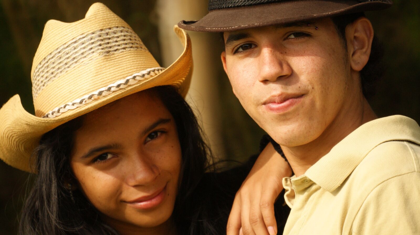 Sony Alpha DSLR-A390 sample photo. Characters, family, finlandia photography