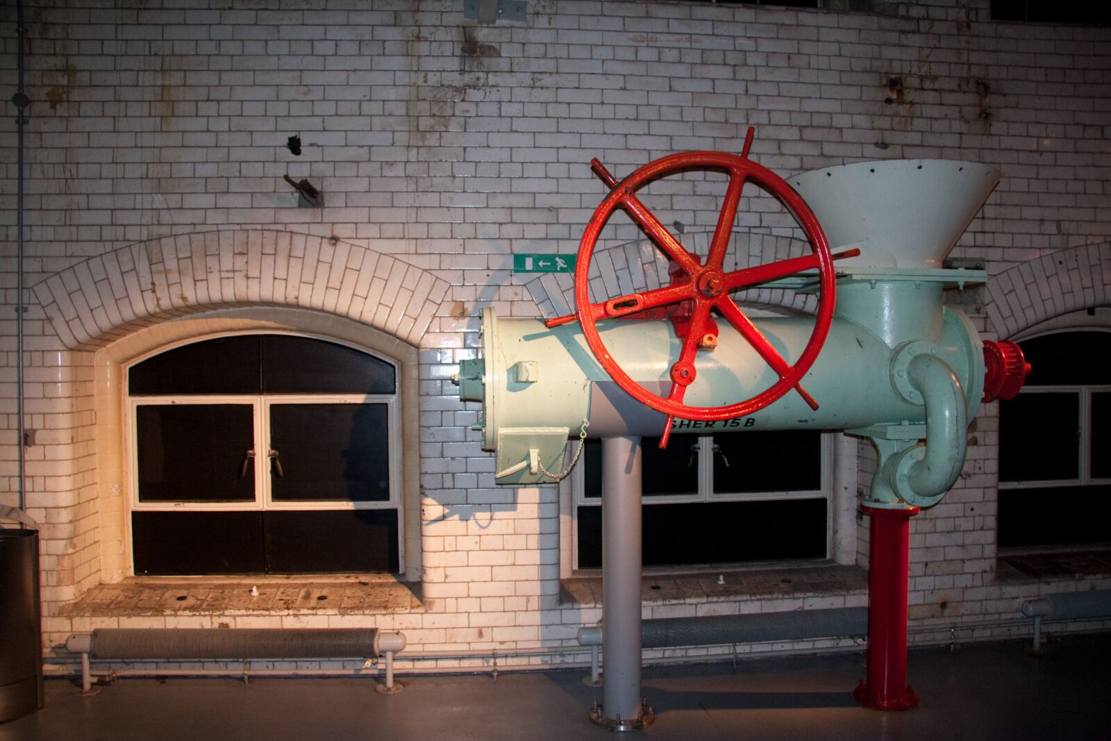 Canon EOS 40D sample photo. Machinery, red, wheel photography