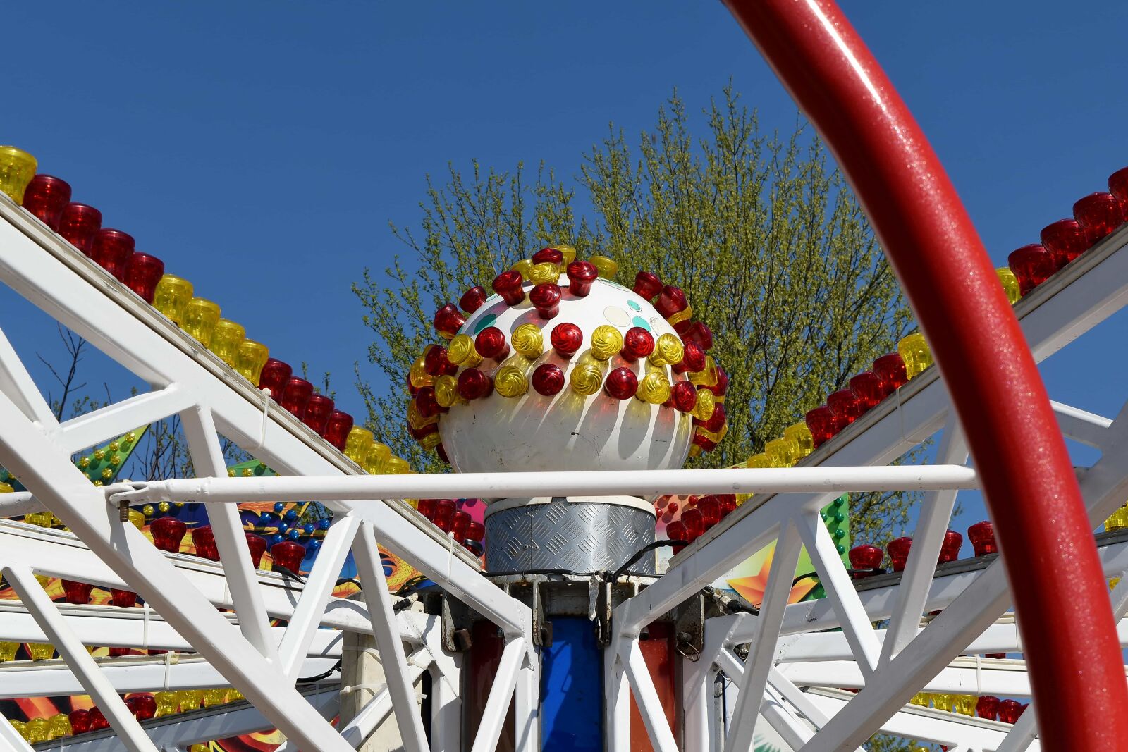 Nikon D5500 sample photo. Construction, carnival, carousel, park photography