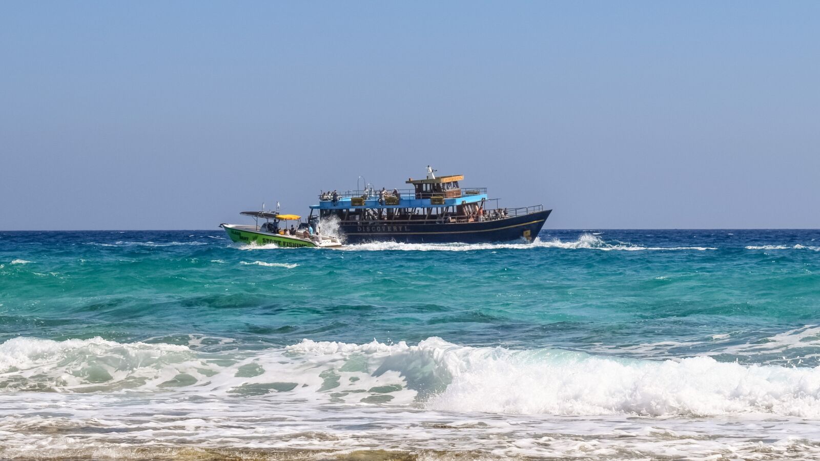 Nikon D3300 sample photo. Waves, beach, boat photography