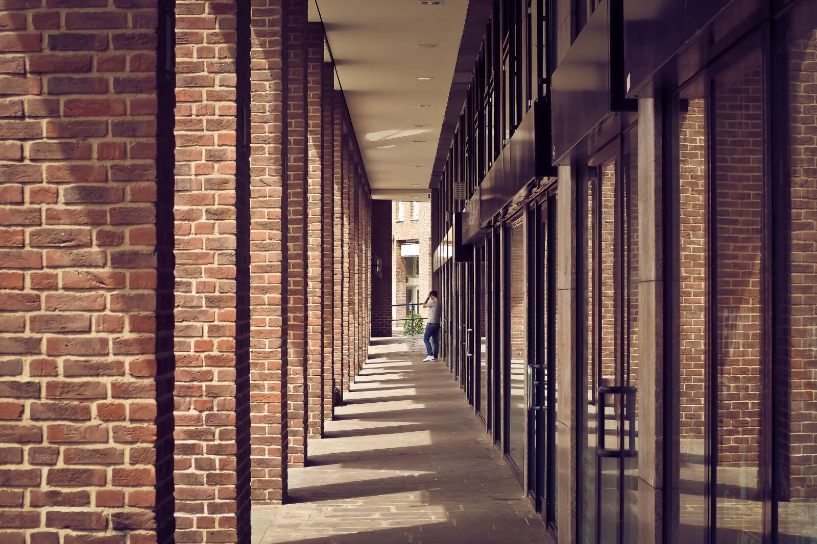 Olympus OM-D E-M10 sample photo. Architecture, columnar, building photography