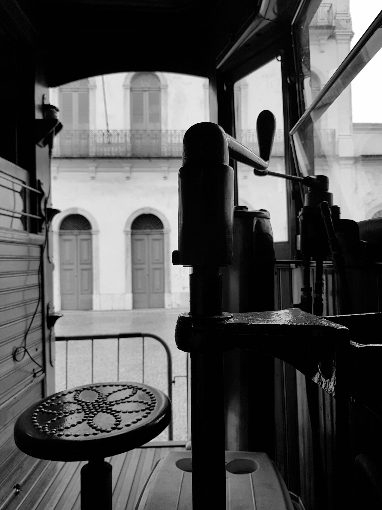 Samsung Galaxy S8 sample photo. Antique, antiques, monochrome, monochrome photography