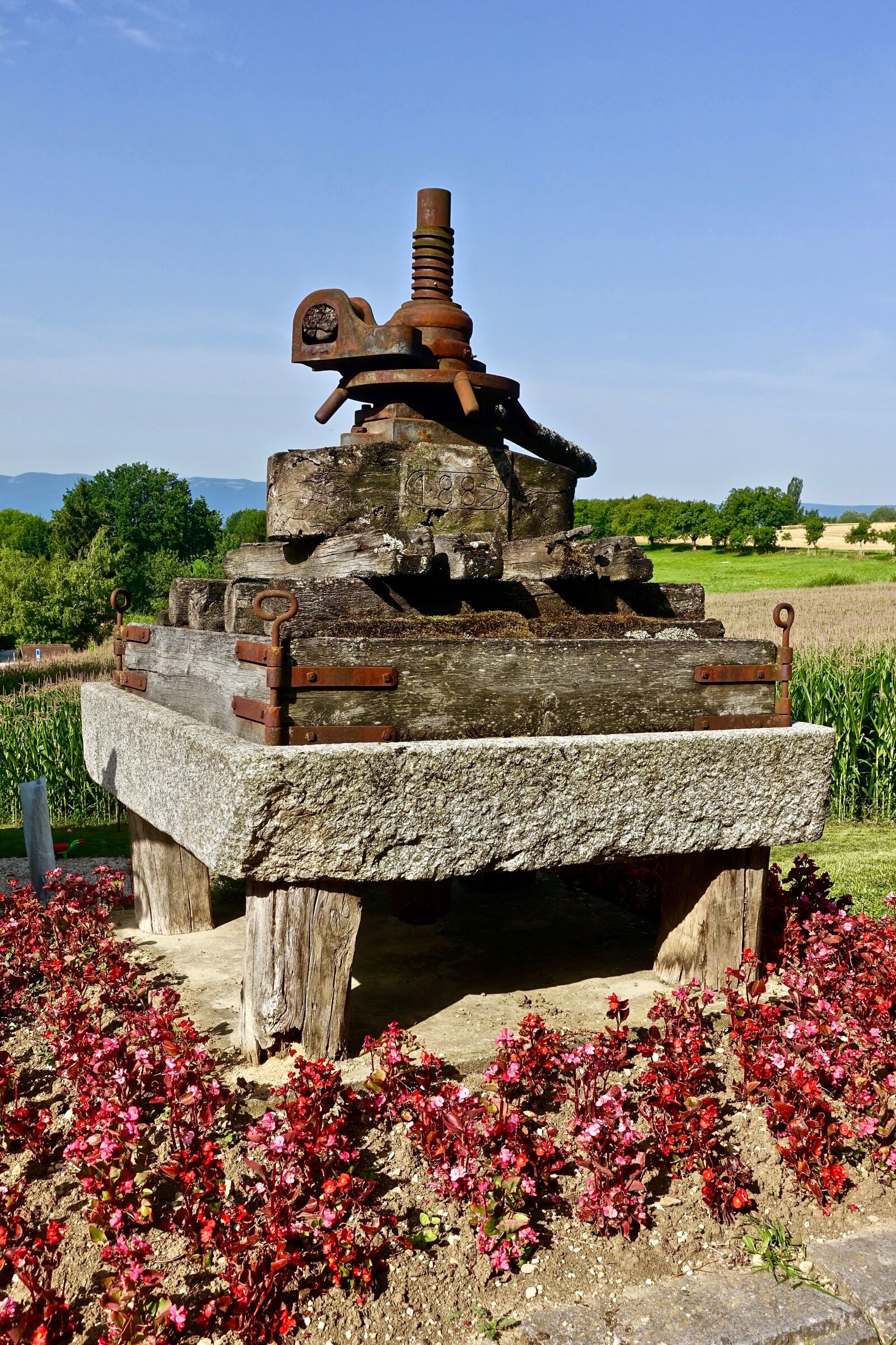 Sony Cyber-shot DSC-RX100 III sample photo. Monument, symbol, stone photography