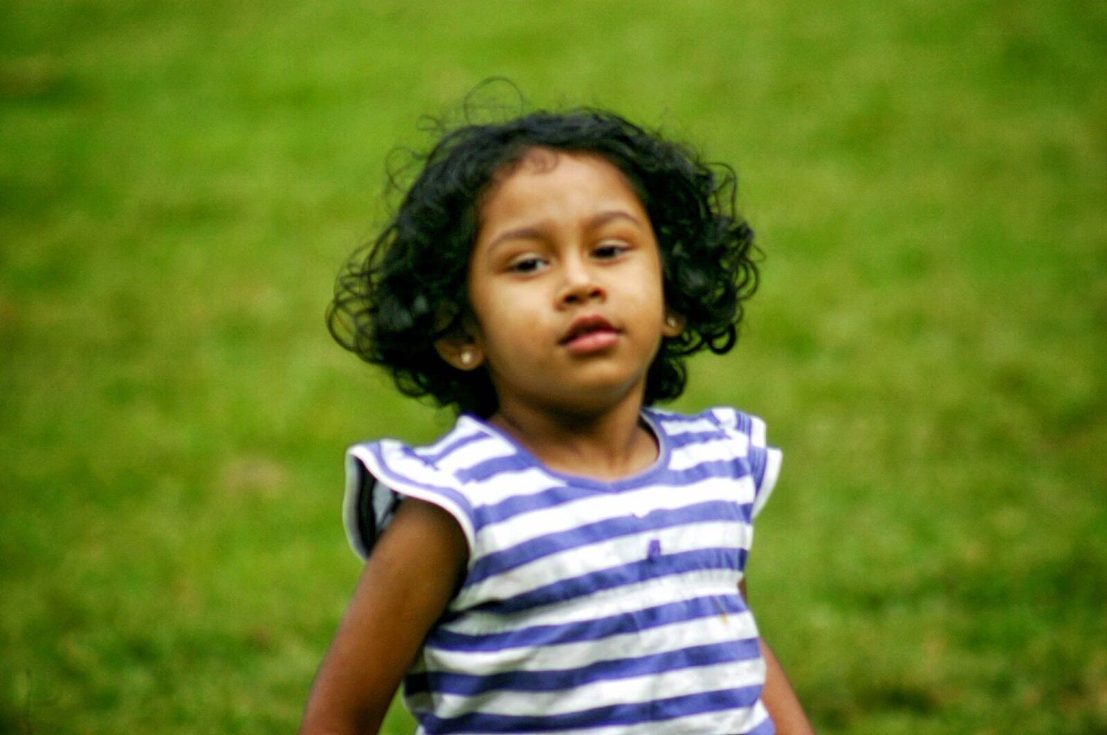 Canon EOS 300D (EOS Digital Rebel / EOS Kiss Digital) sample photo. Beautiful, girl, green, life photography