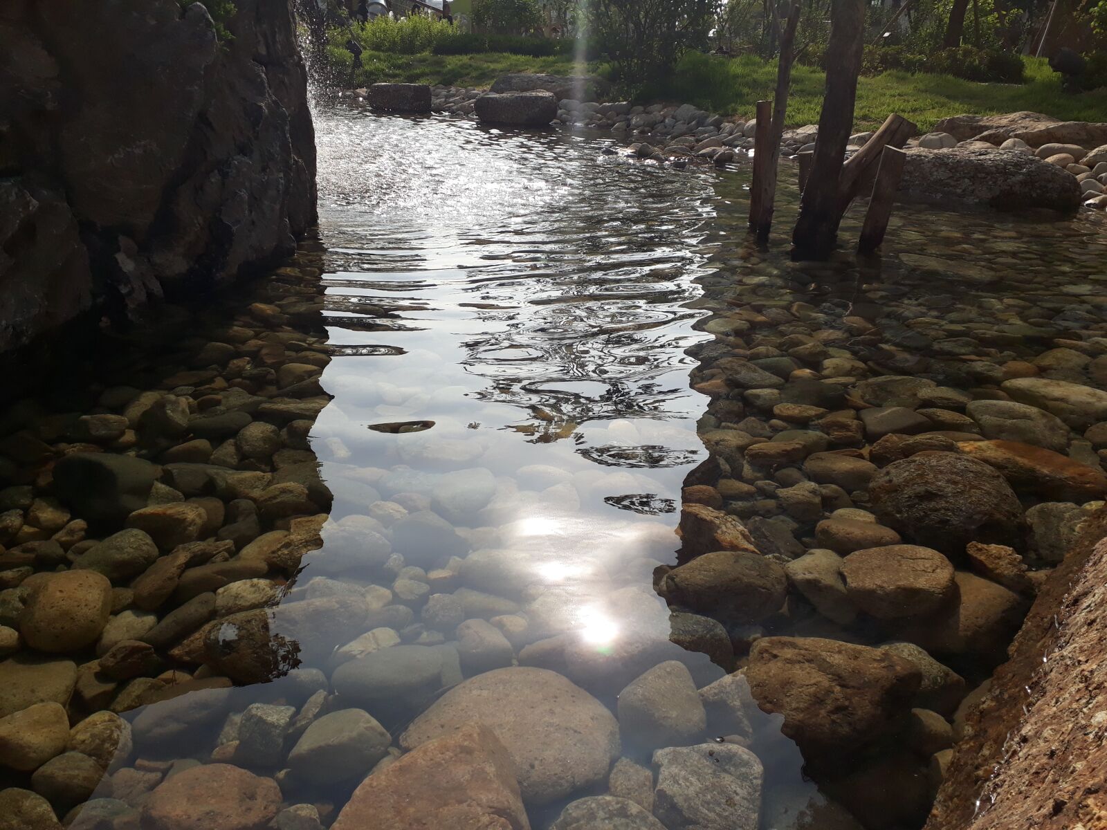 Samsung Galaxy On7(2016) sample photo. Water, stone, sunlight photography