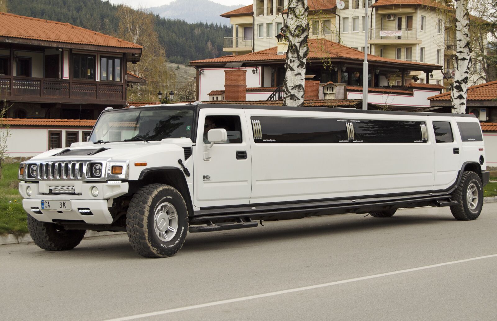 Nikon D5100 sample photo. Limo, excess, eastern europe photography