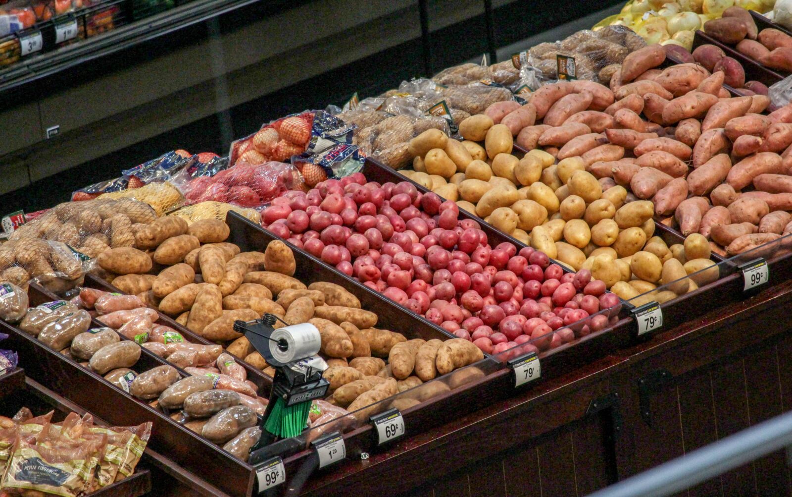 Canon EOS 700D (EOS Rebel T5i / EOS Kiss X7i) sample photo. Market, food, sale photography