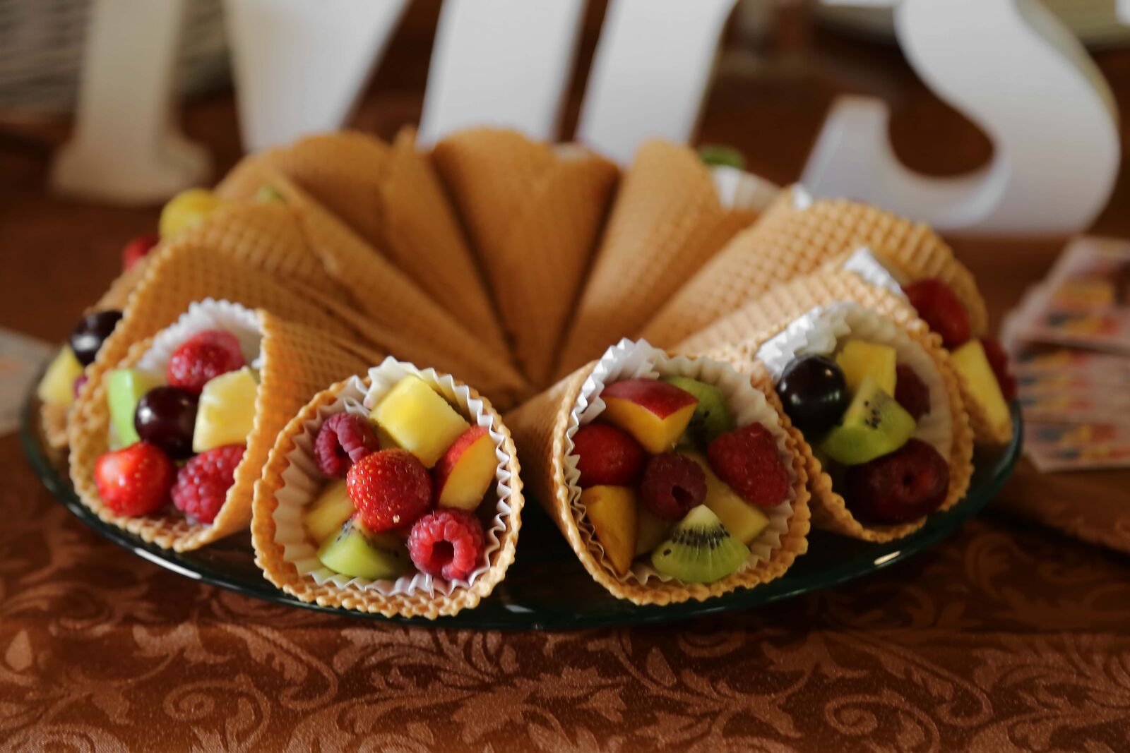 Canon EF 24-105mm F4L IS USM sample photo. Ice cream, fruit, kiwi photography