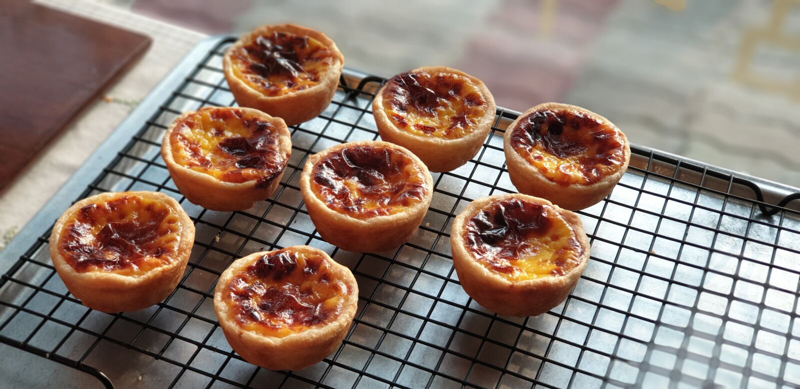 Samsung Galaxy Note9 sample photo. Bread, egg tart, baking photography