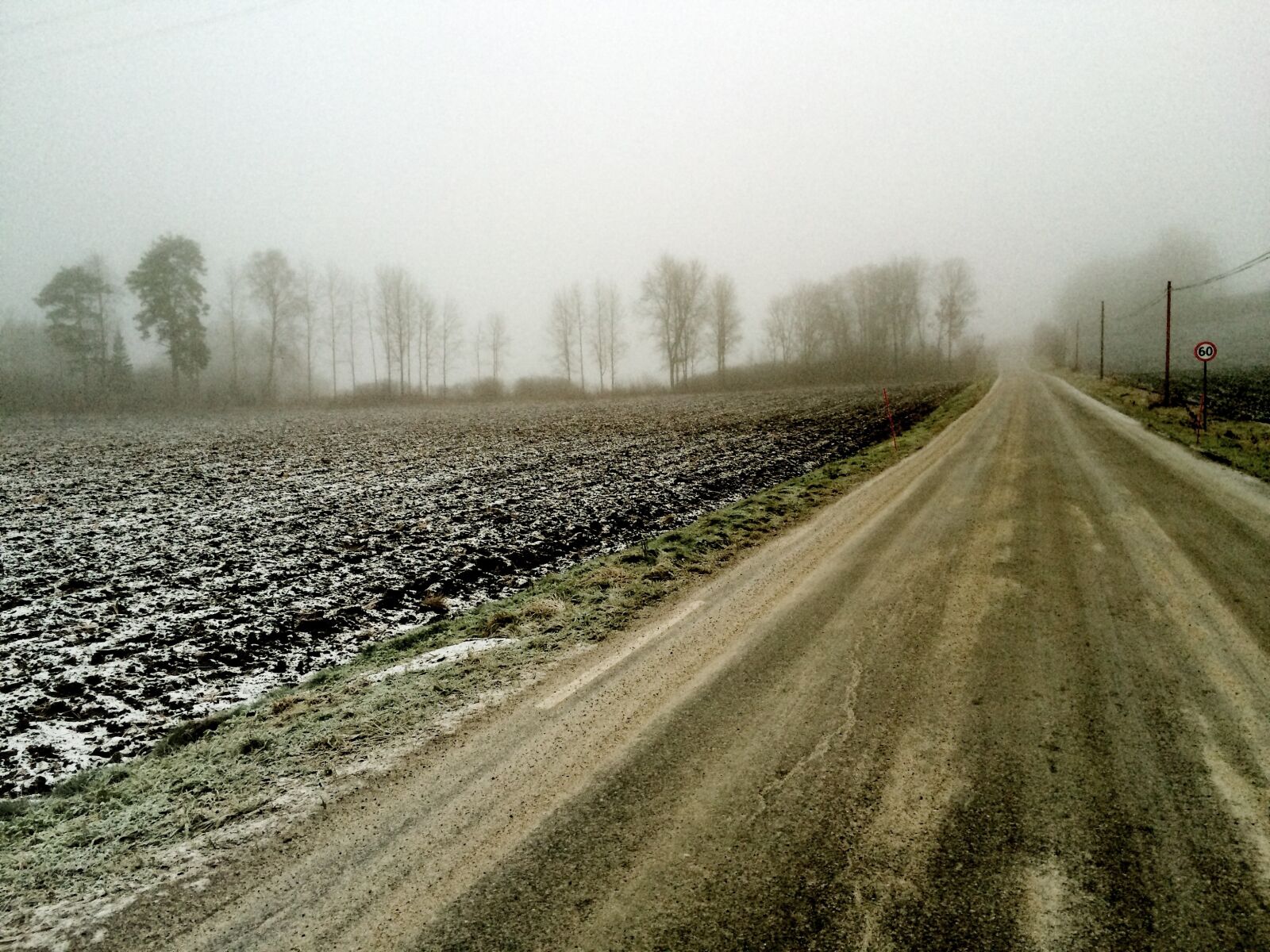 iPhone 5s back camera 4.15mm f/2.2 sample photo. Road, landscape, foggy photography