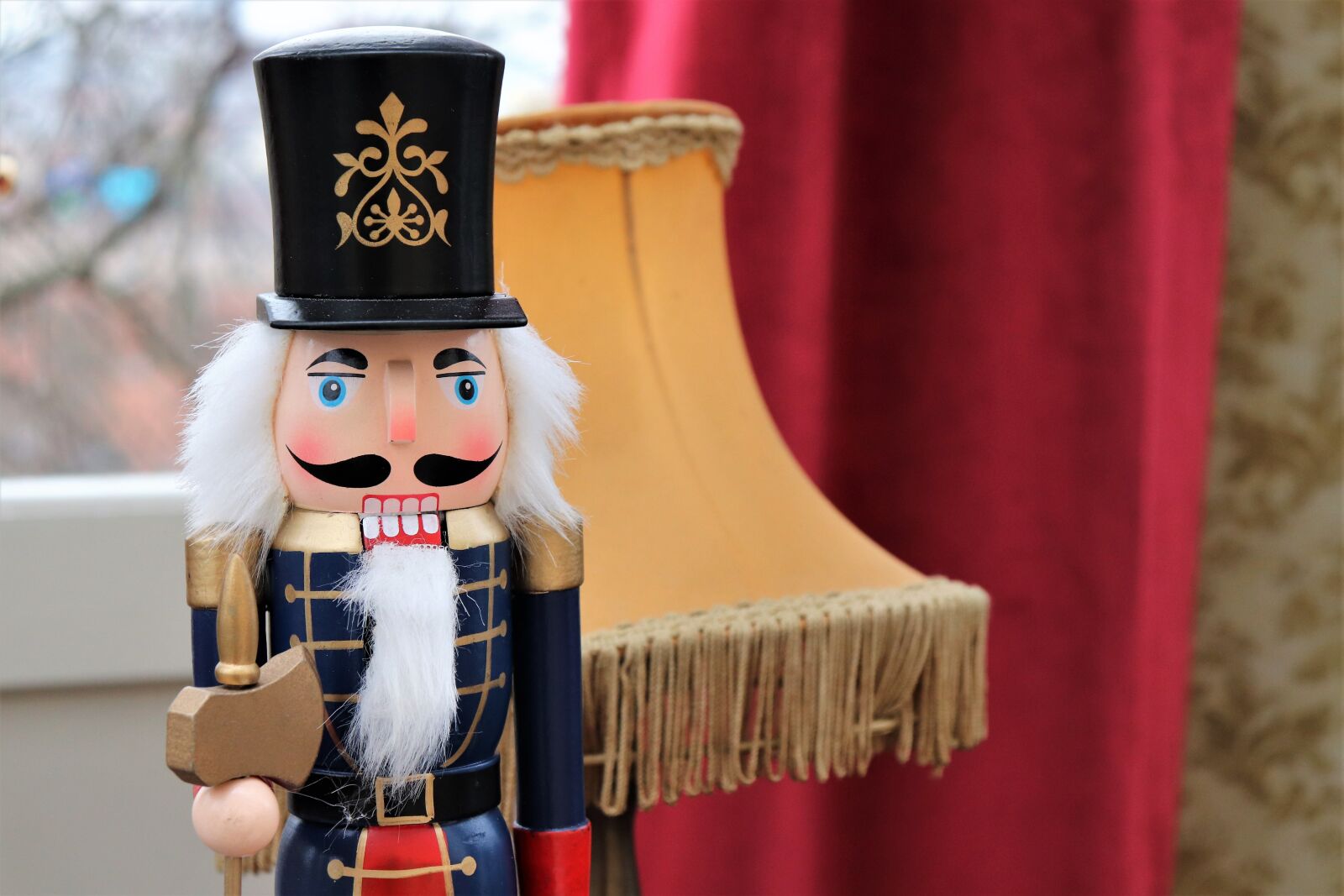 Canon EOS 200D (EOS Rebel SL2 / EOS Kiss X9) sample photo. Nusskracker figure, nutcracker, toy photography