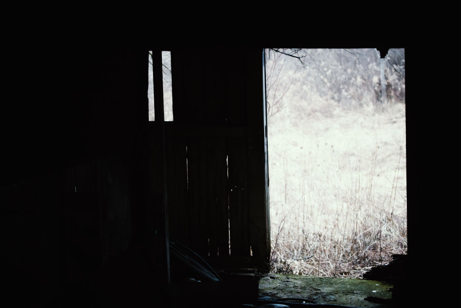Canon EOS 7D + Canon EF-S 60mm F2.8 Macro USM sample photo. Abandoned, barn, dark, doorway photography