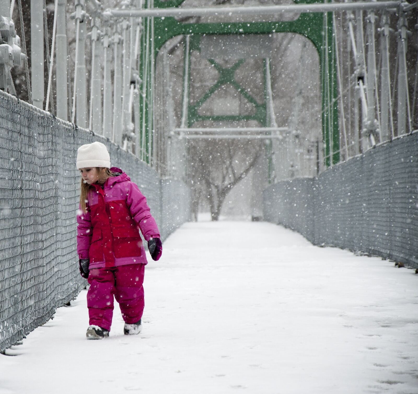 Nikon D90 sample photo. Girl, snow, bridge photography
