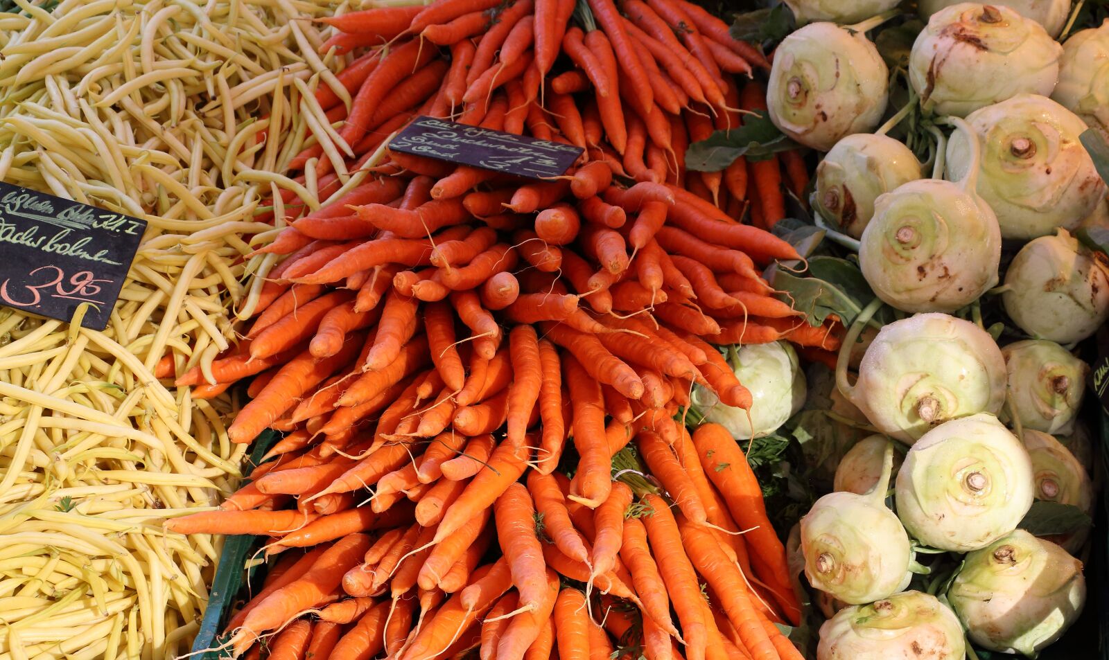 Canon EOS 700D (EOS Rebel T5i / EOS Kiss X7i) sample photo. Beans, carrots, vegetables photography